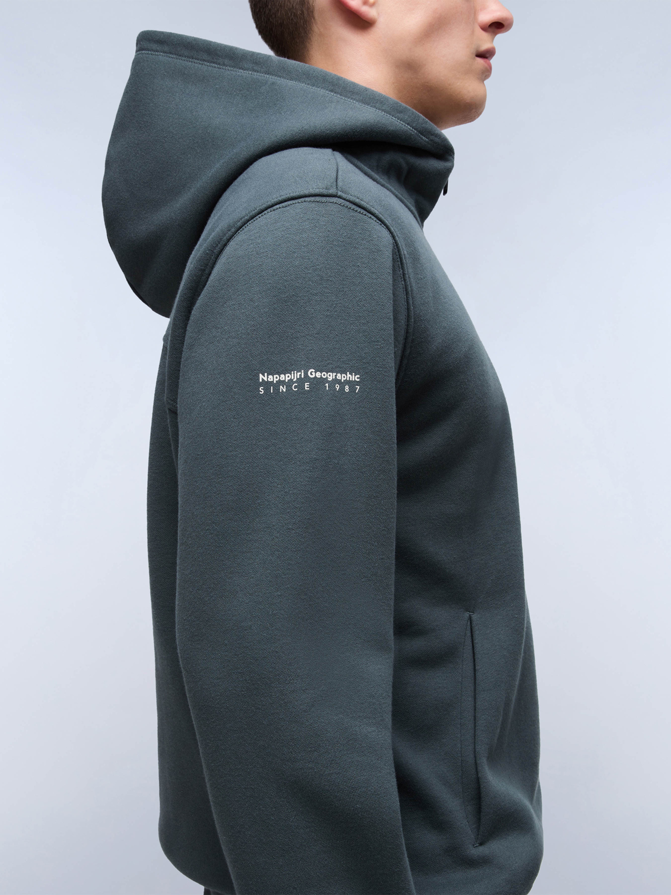 Кофта Napapijri B-Badge Hzh модель NP0A4I1BG1S1 Фото