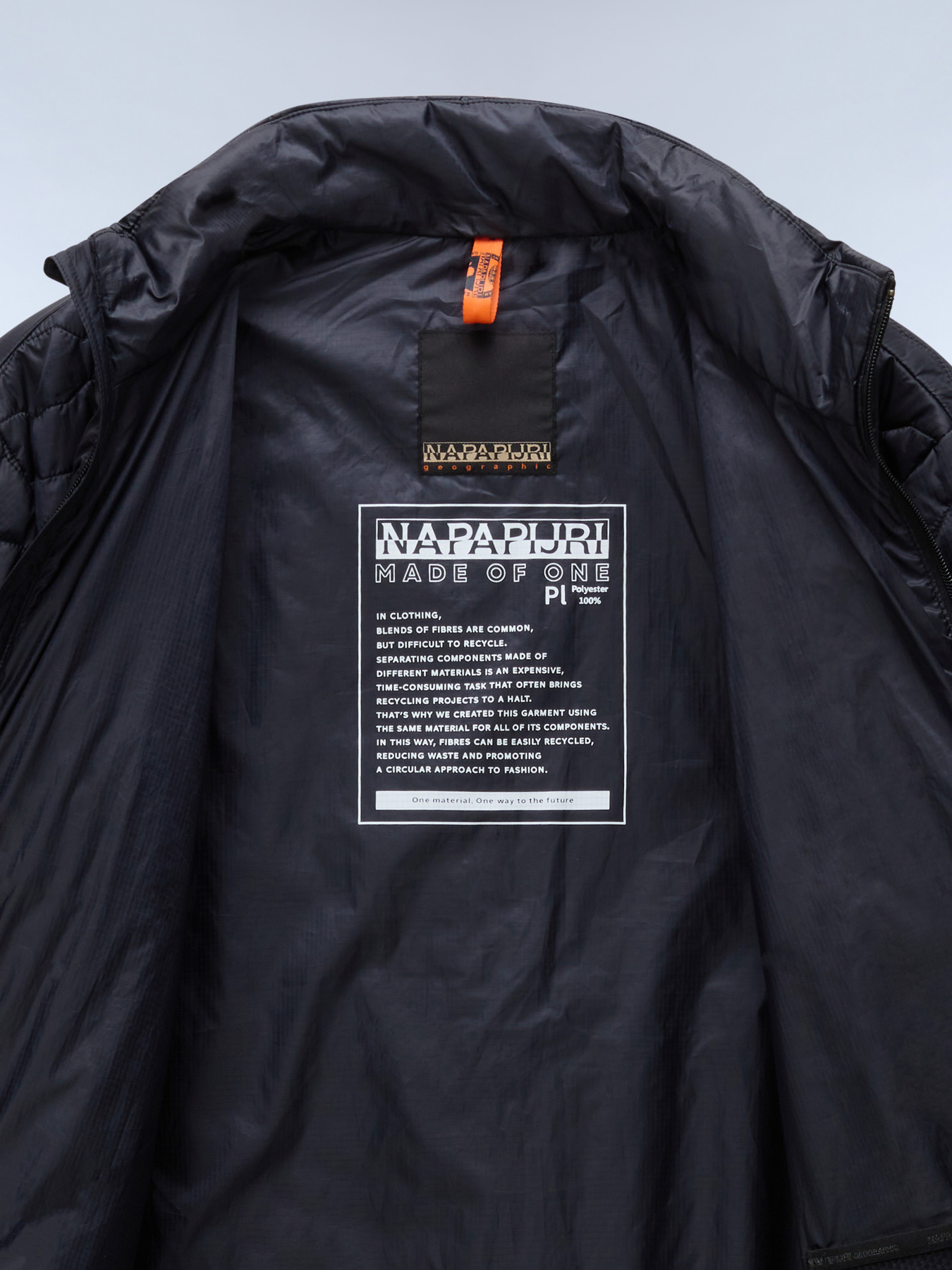 Зимова куртка Napapijri A-Sarine Puf модель NP0A4I1Q0411 Фото