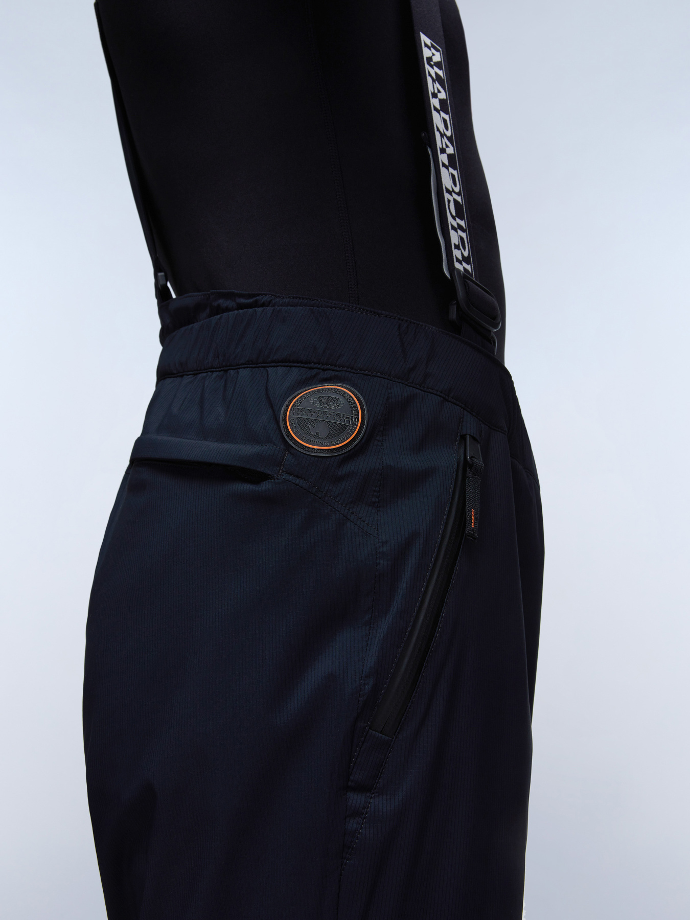 Аутдор та гірськолижні штани Napapijri Colbeck Tech Ski модель NP0A4I2Q0411 Фото