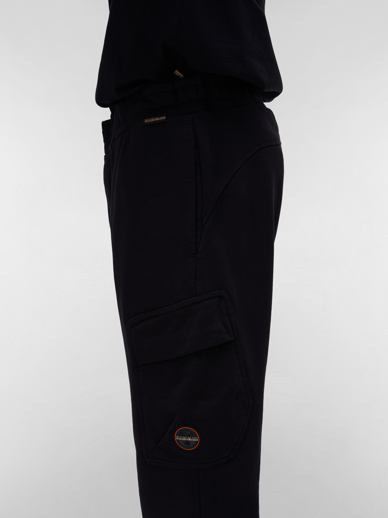 Штаны спортивные Napapijri Badge Summer модель NP0A4IDW0411 Фото