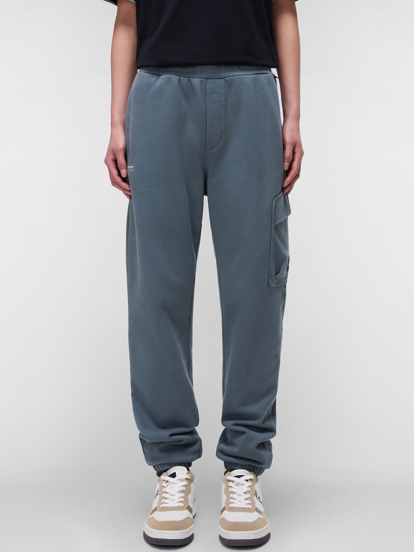 Штаны спортивные Napapijri Badge Summer модель NP0A4IDWG1Y1 Фото