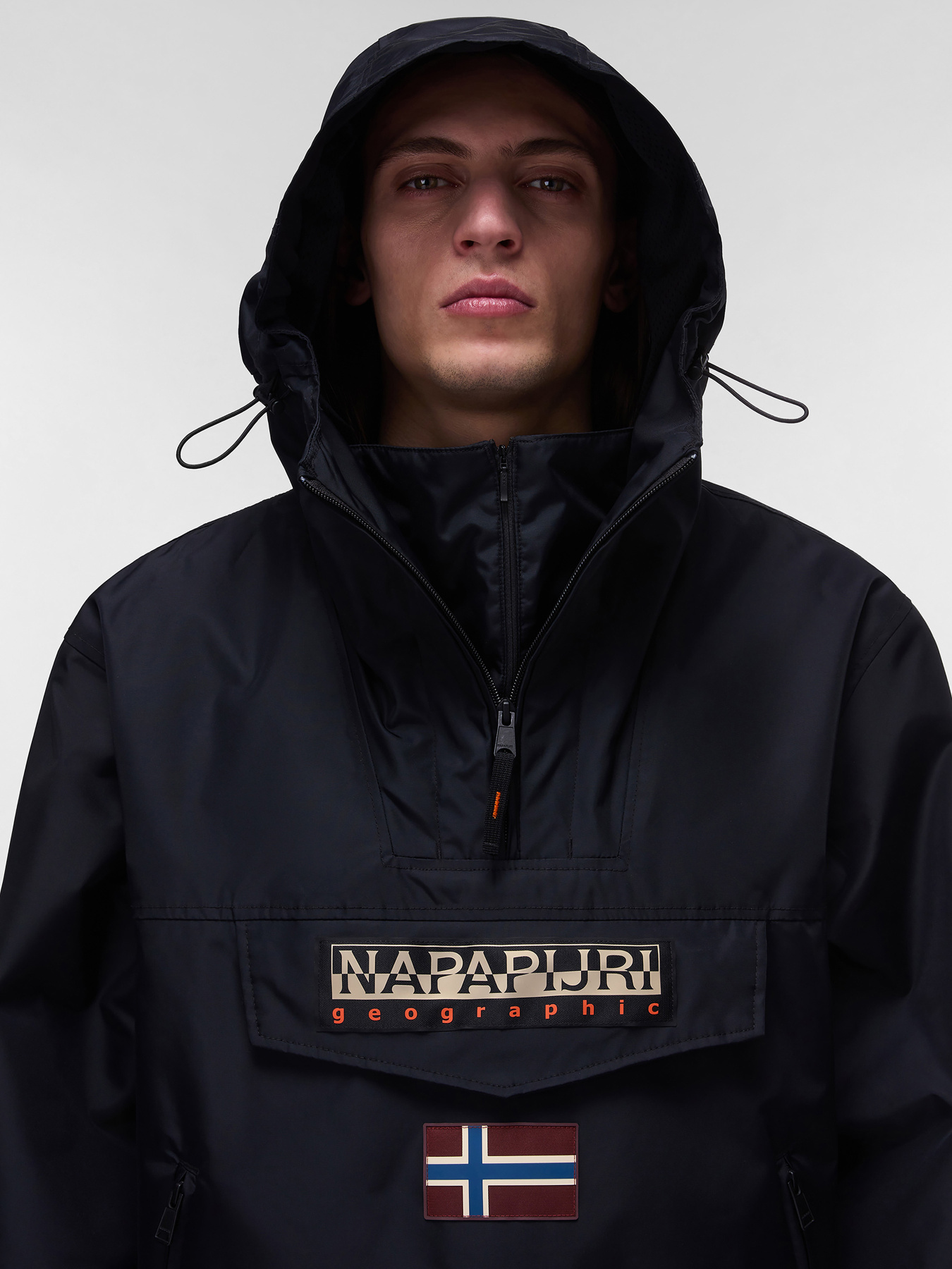 Анорак Napapijri Rainforest Next Summer модель NP0A4ILW9411 Анорак Napapijri Rainforest Next Summer модель NP0A4ILW9411 Фото