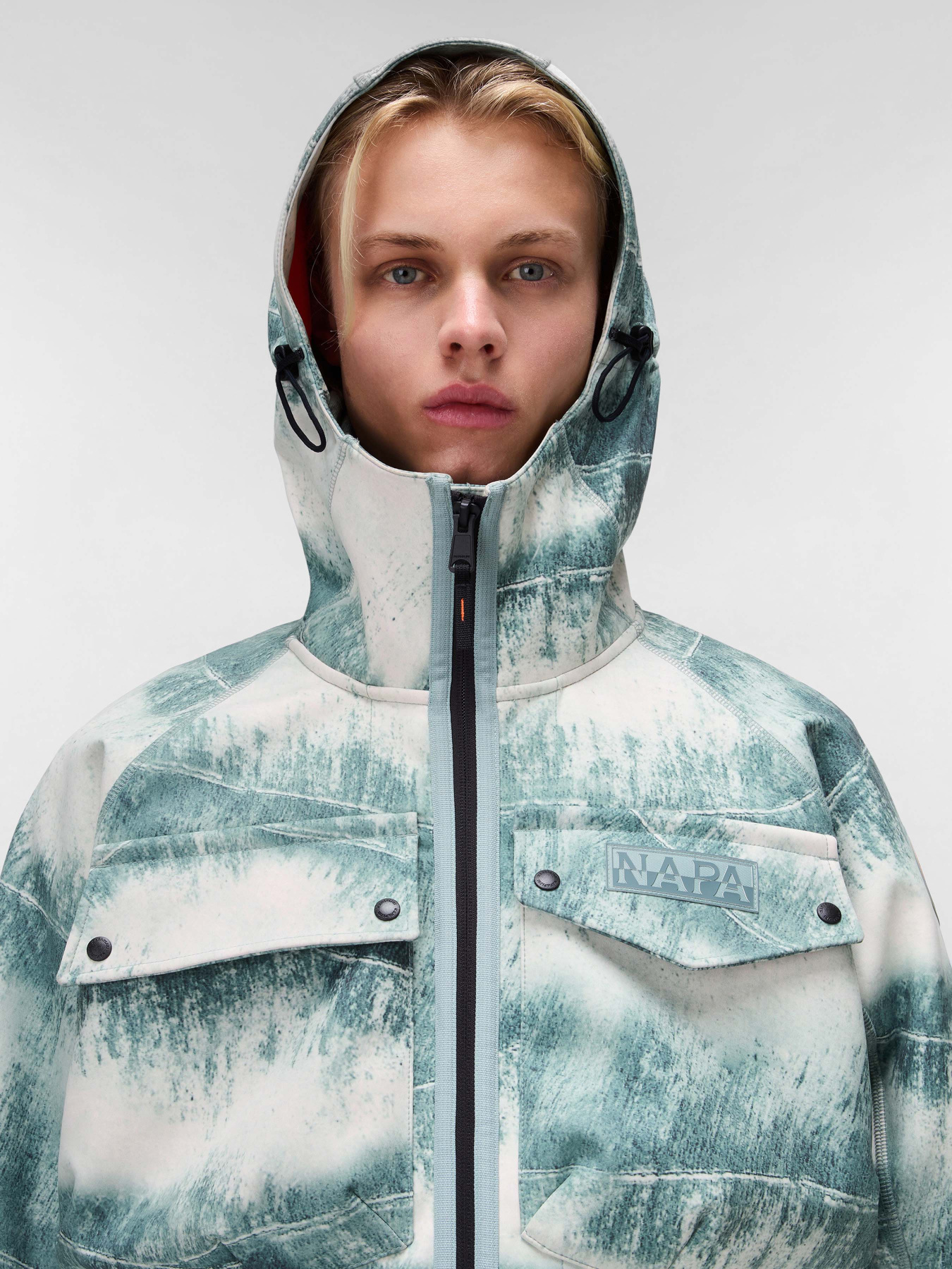 Демисезонная куртка Napapijri Rivalto Print Medium модель NP0A4IMRFCP1 Фото