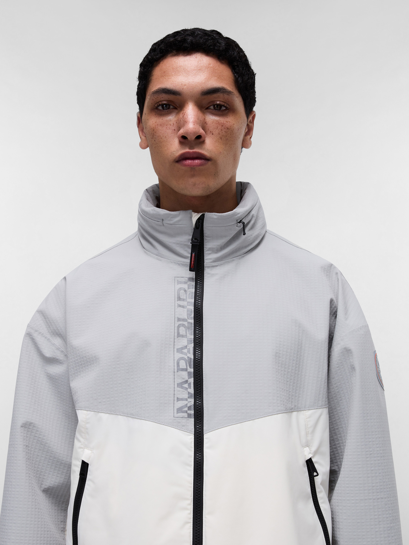 Демисезонная куртка Napapijri Clay Short модель NP0A4INNH621 Фото