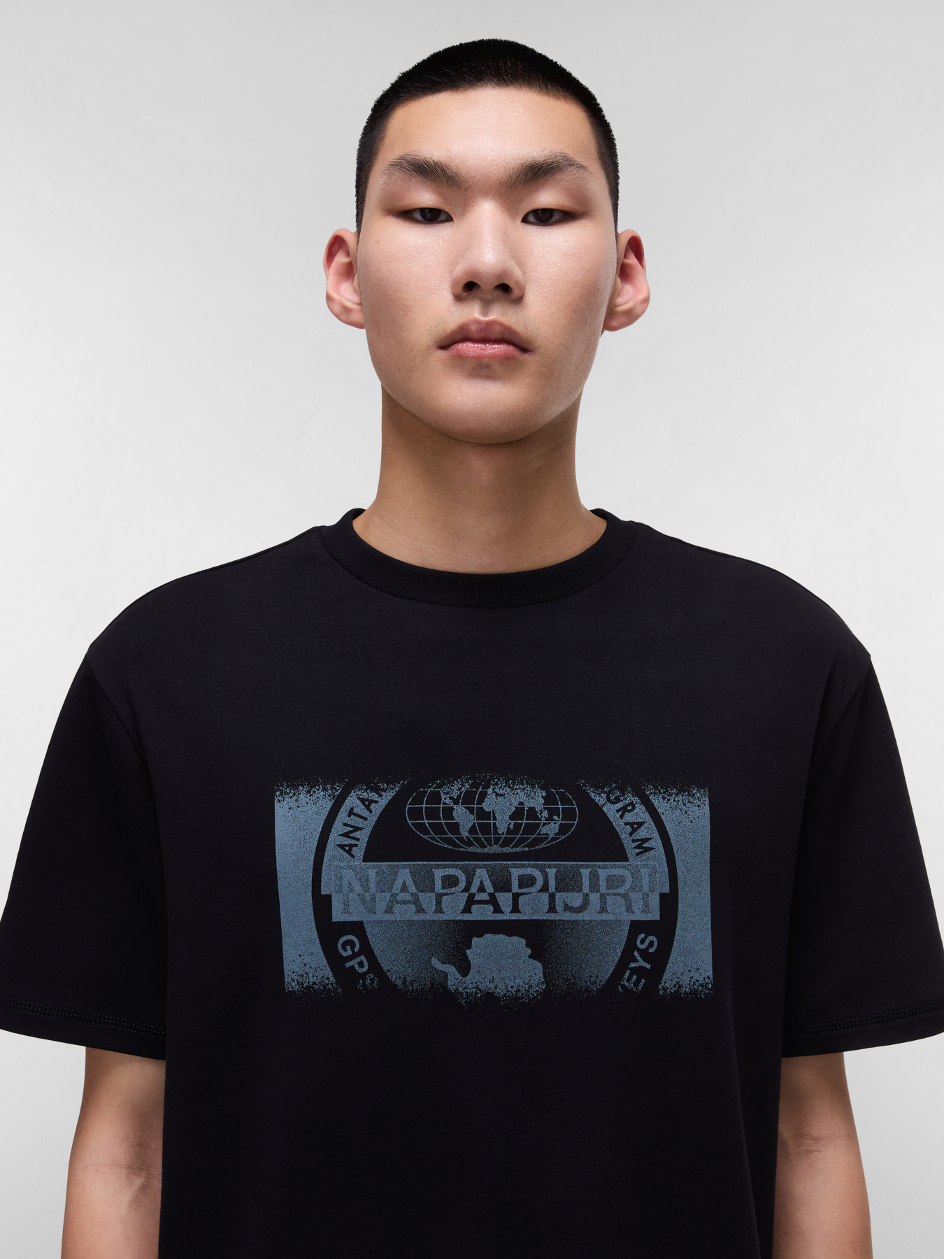 Футболка Napapijri Vanni модель NP0A4IEA9411 Фото