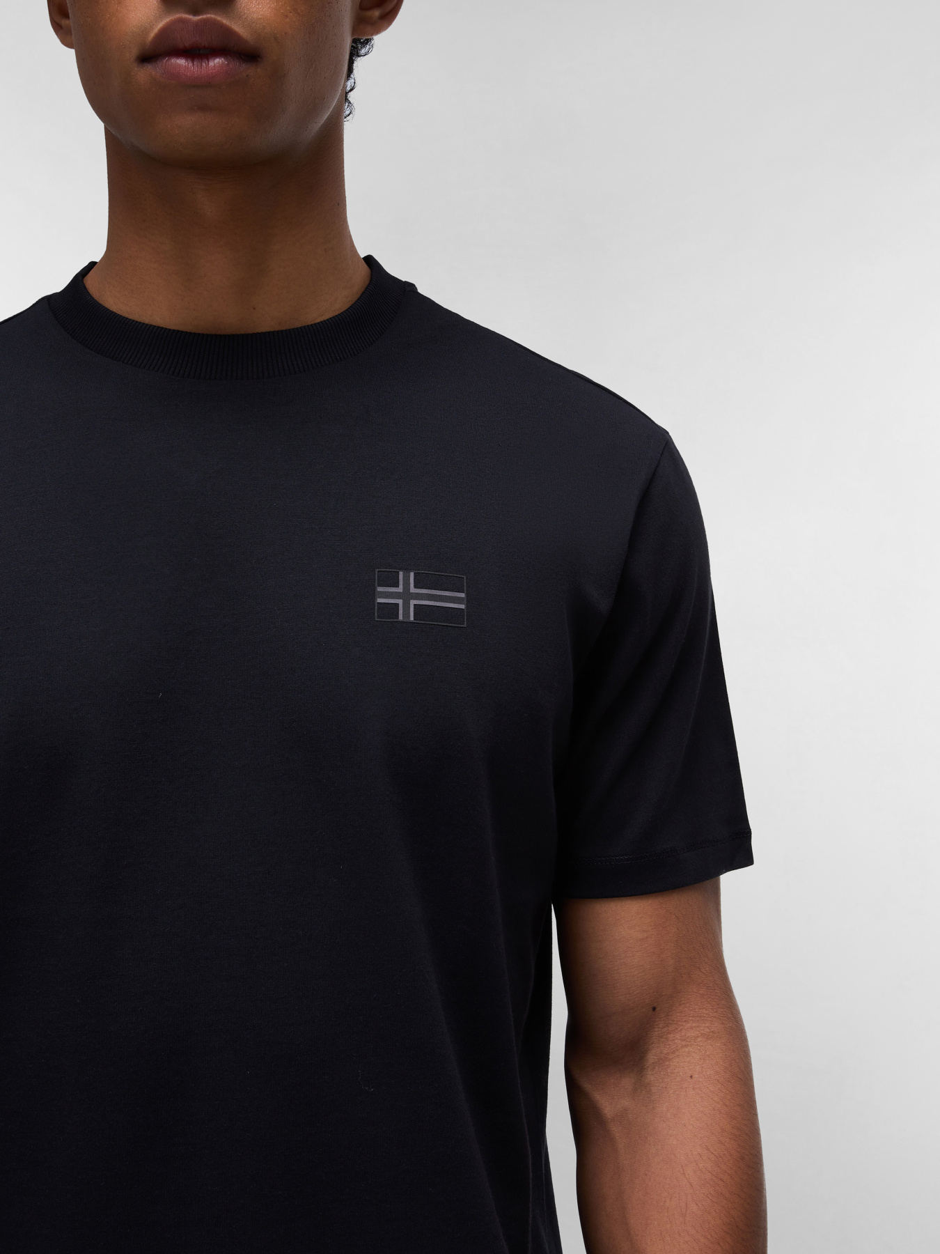 Футболка Napapijri Sorano модель NP0A4IEH9411 Фото