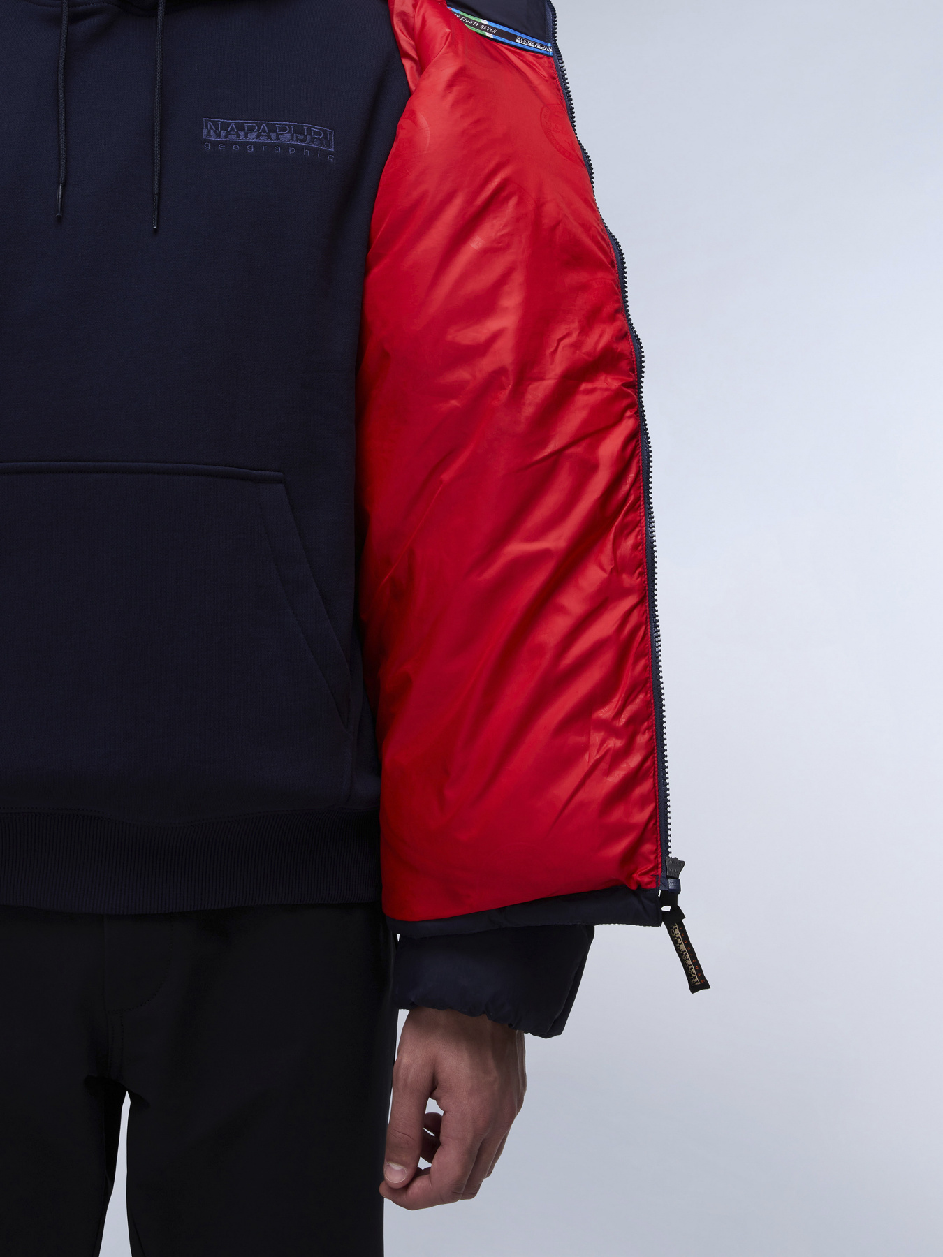 Зимняя куртка Napapijri модель NP0A4I1R1761 Фото