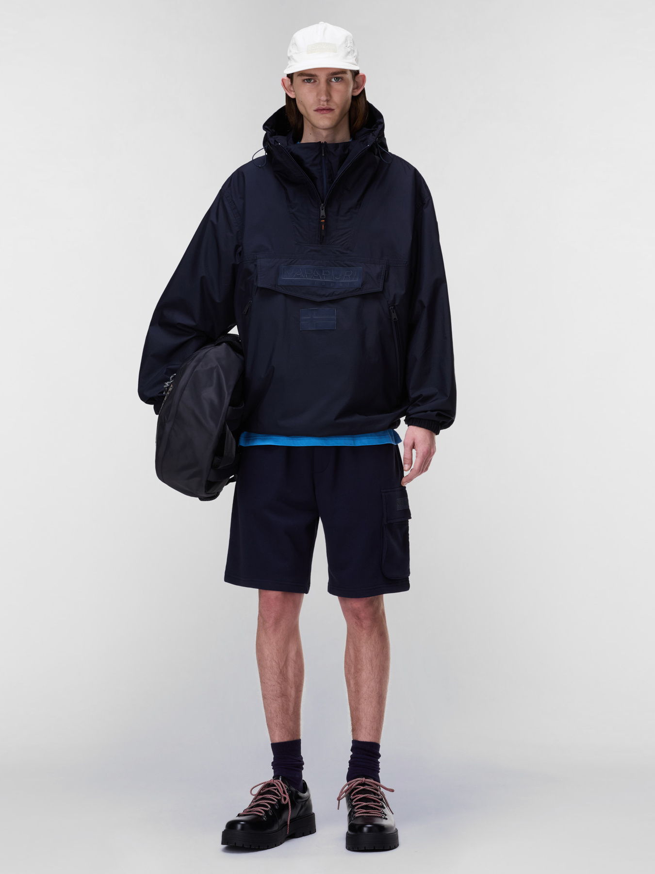 Повседневные шорты Napapijri N-BOX модель NP0A4I591761 Повседневные шорты Napapijri N-BOX модель NP0A4I591761 Фото