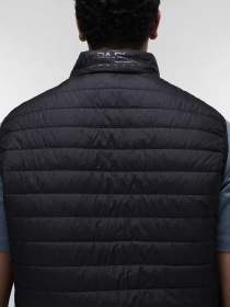 Утеплений жилет Napapijri A-AMIATA V модель NP0A4ICR9411 Утеплений жилет Napapijri A-AMIATA V модель NP0A4ICR9411 Фото