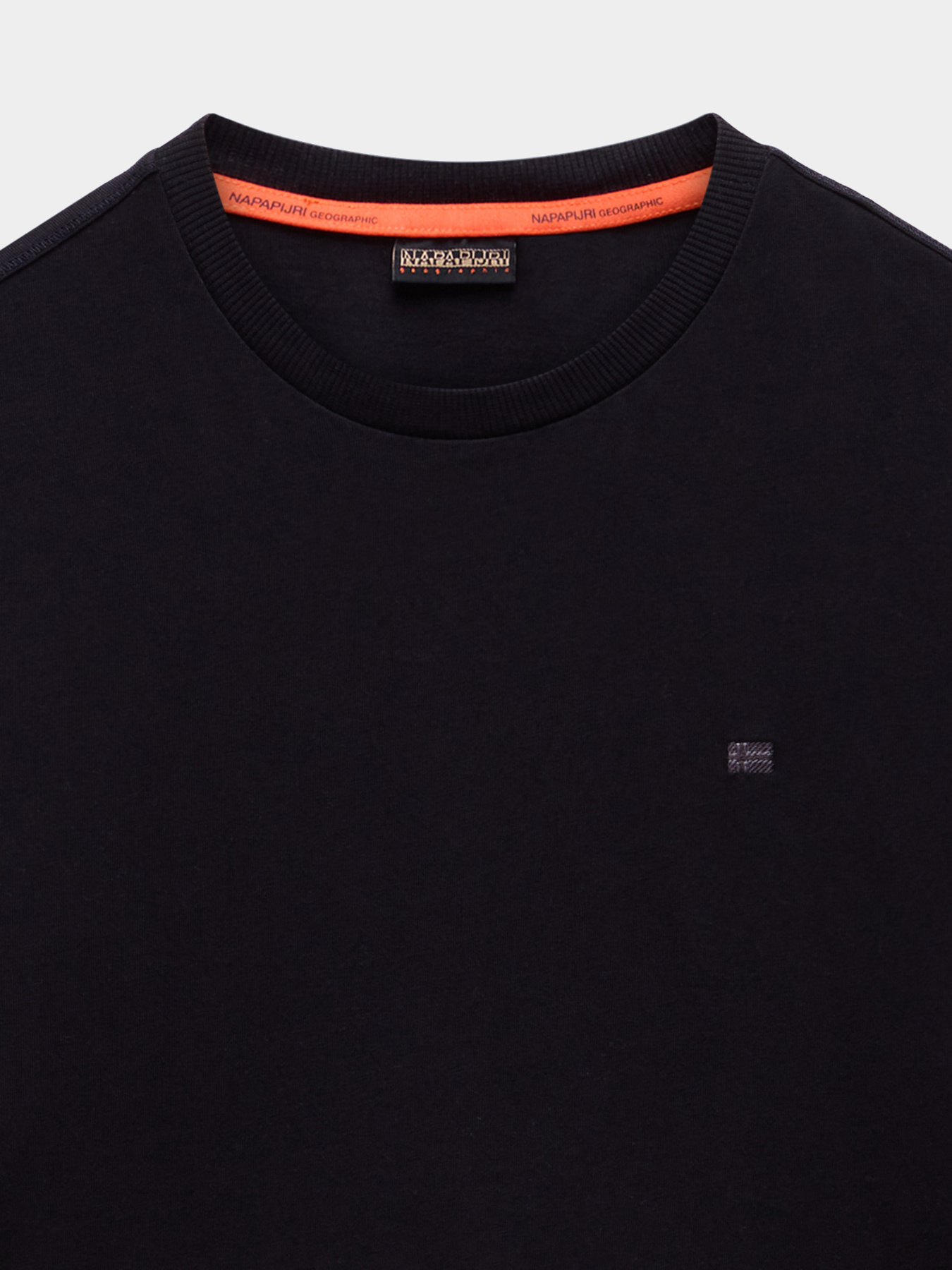 Футболка Napapijri S-NEDLES модель NP0A893E9411 Футболка Napapijri S-NEDLES модель NP0A893E9411 Фото