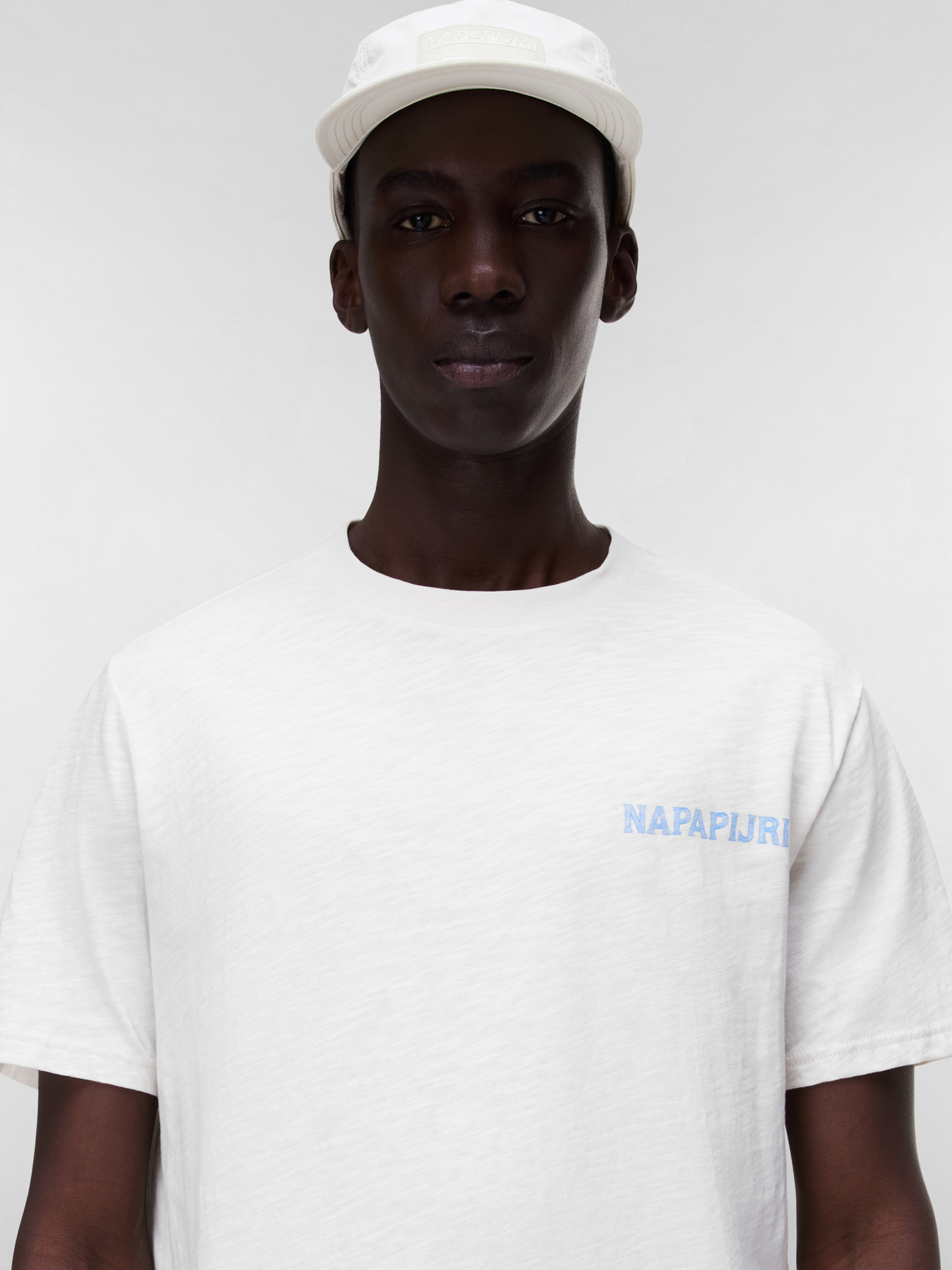 Футболка Napapijri S-ELIOR модель NP0A4HZYN1A1 Футболка Napapijri S-ELIOR модель NP0A4HZYN1A1 Фото