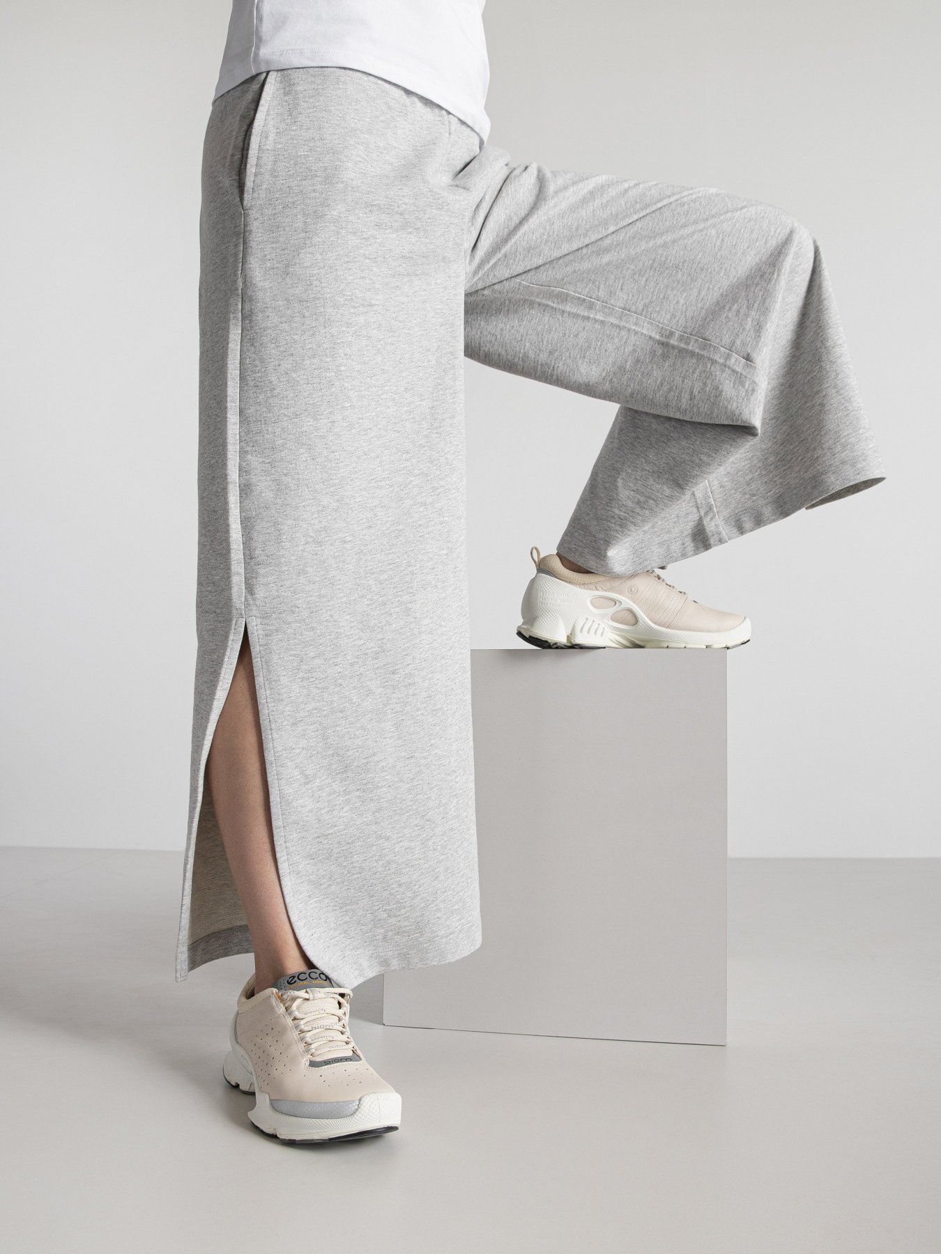 Кросівки для тренувань ECCO BIOM C модель 09150301378 Фото