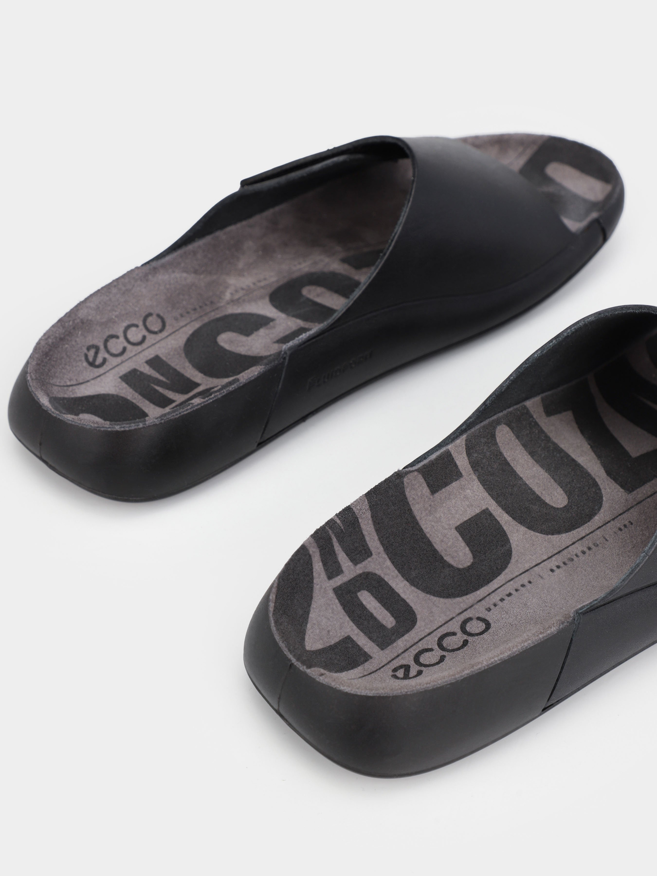 Шльопанці ECCO Cozmo модель 20680301001 Фото
