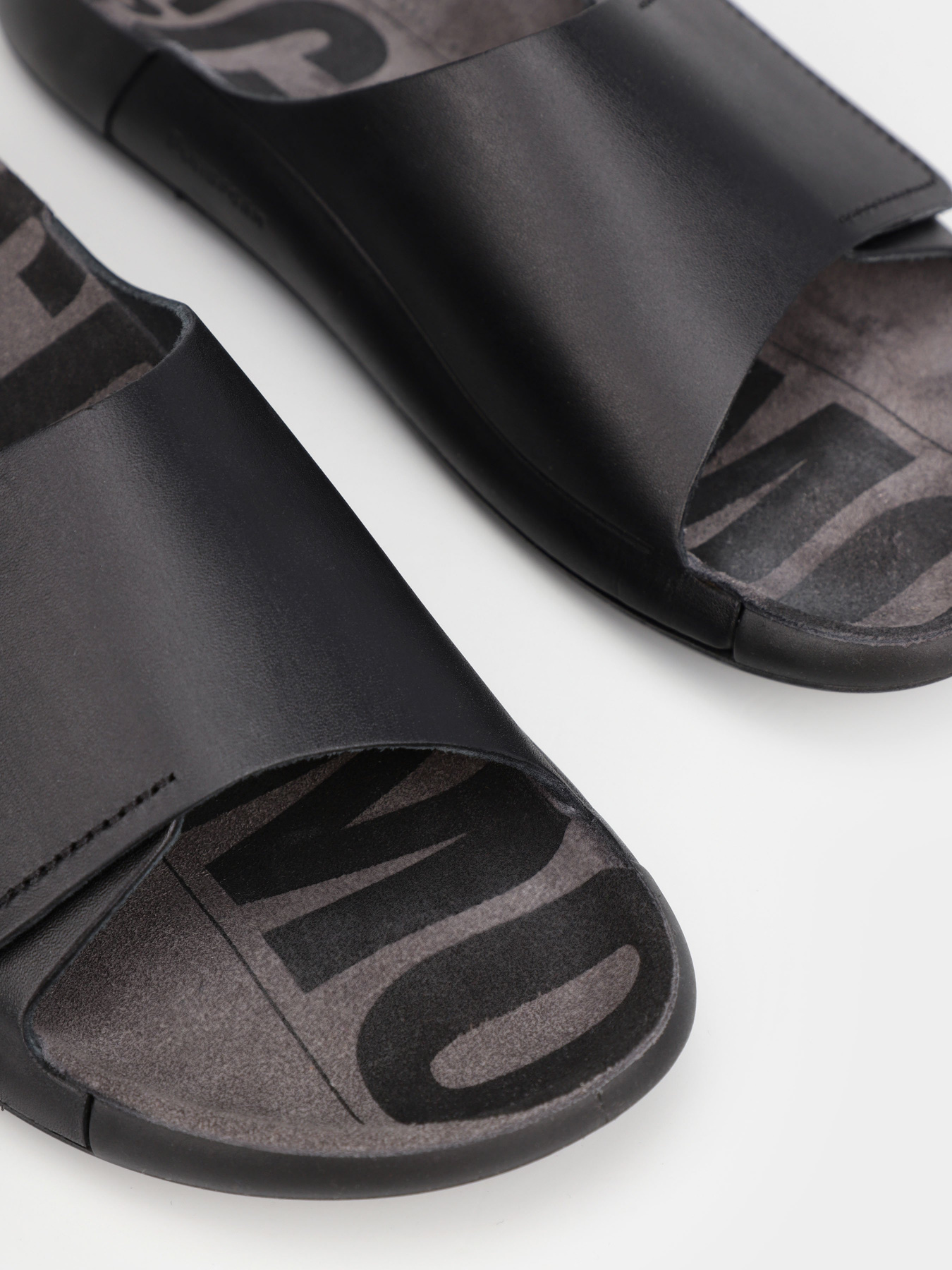 Шлепанцы ECCO Cozmo модель 20680301001 Фото