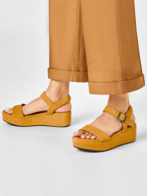 Босоніжки ECCO Elevate Plateau модель 20901305366 Фото