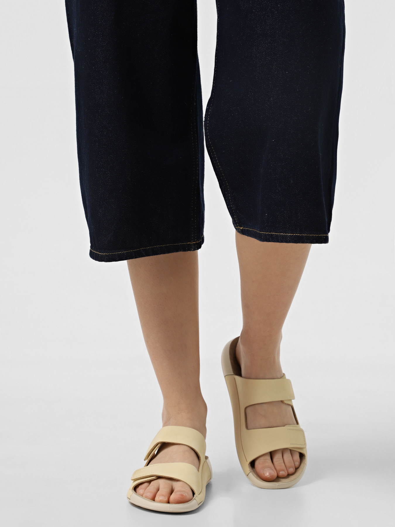 Шлепанцы ECCO Cozmo модель 20682302710 Фото