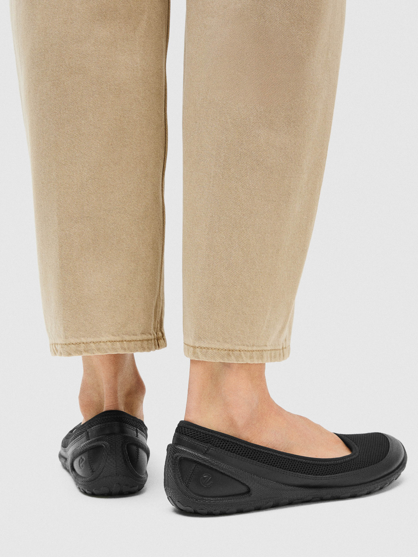 Кросівки повсякденні ECCO ECCO BIOM LITE W модель 80244351052 Фото