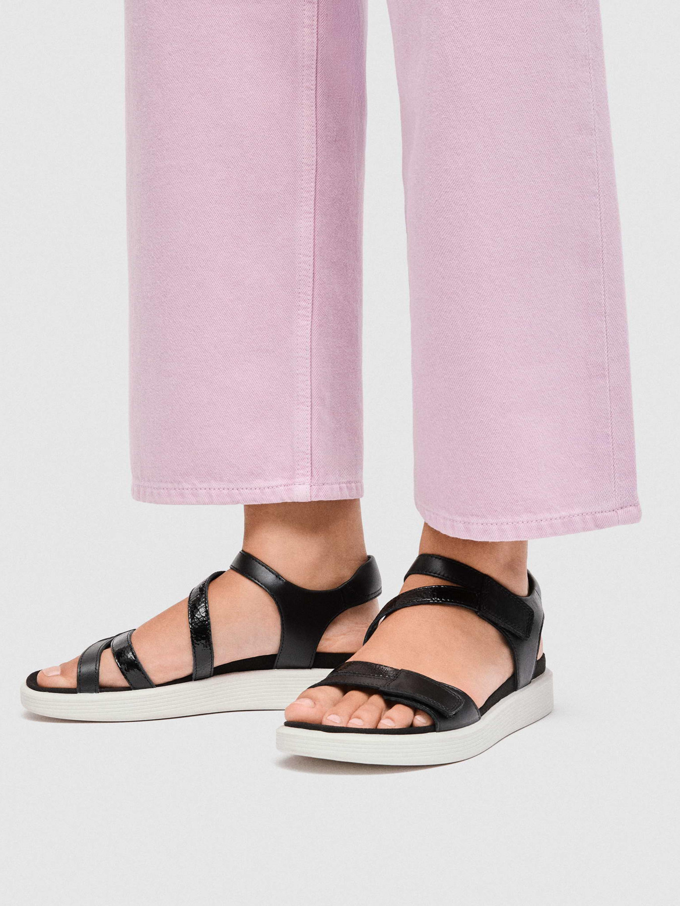 ECCO модель 23880351052 ECCO модель 23880351052 Фото