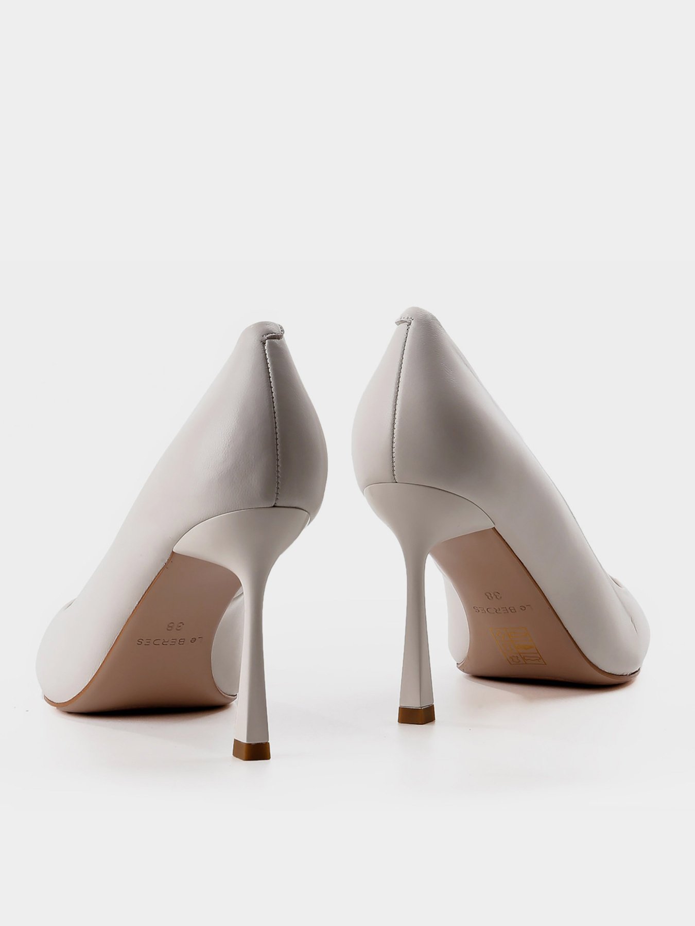 Туфли на каблуках LeBERDES модель 00000014594 Фото