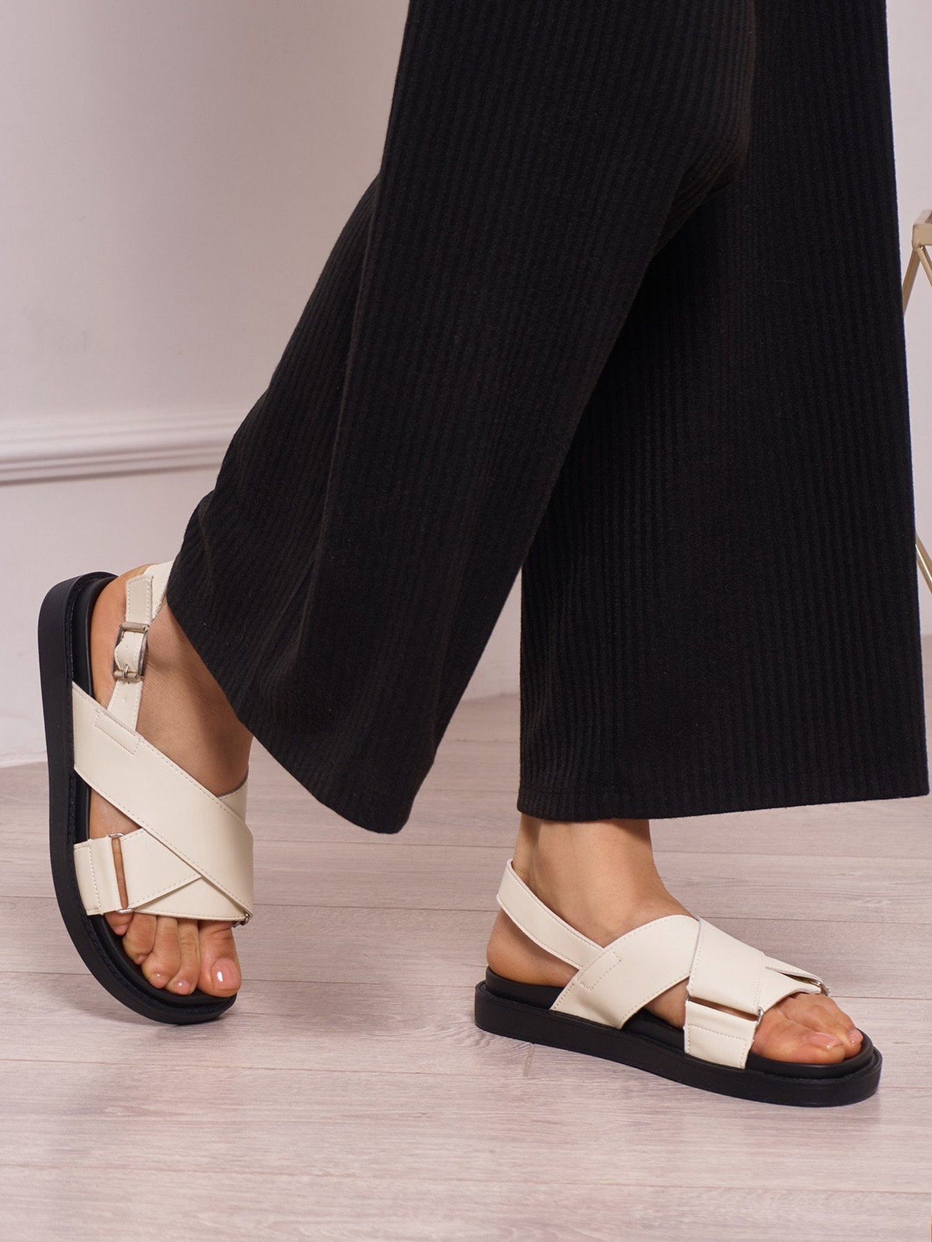 Сандалии ISSA Plus модель OB2-16_white Фото