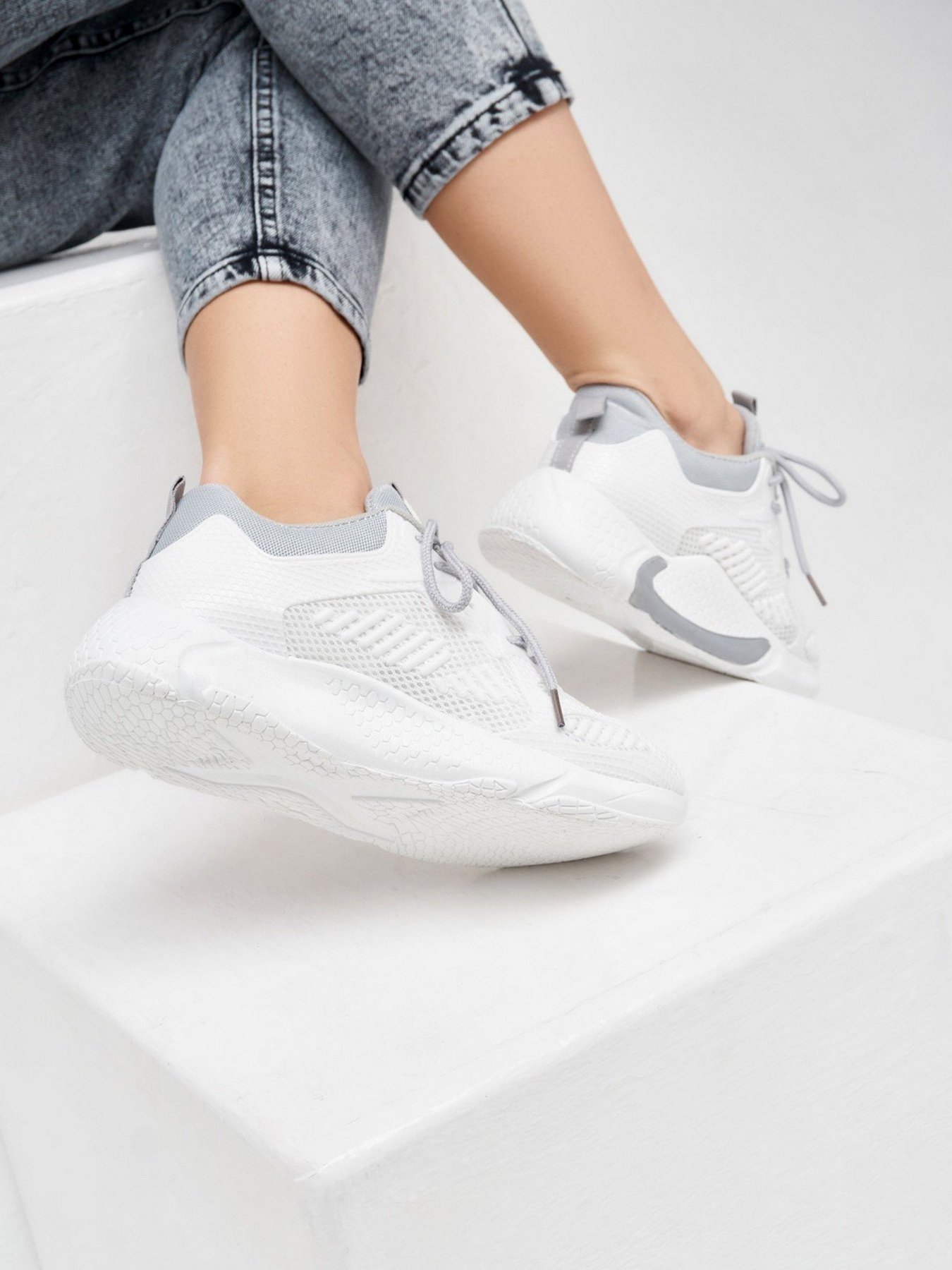 Кроссовки для бега ISSA Plus модель OB2-19_whitegrey Фото