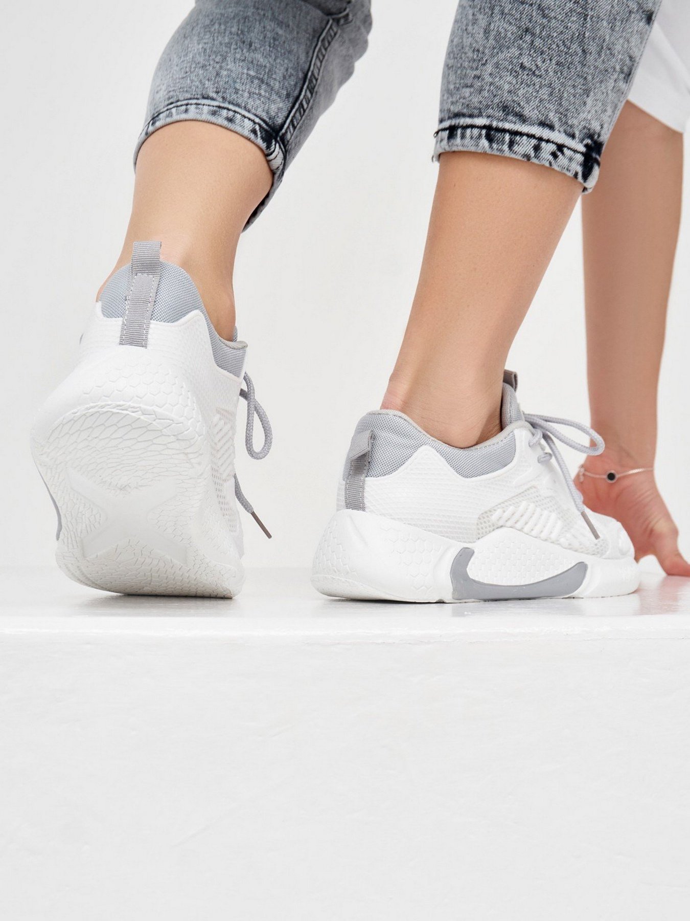 Кроссовки для бега ISSA Plus модель OB2-19_whitegrey Фото