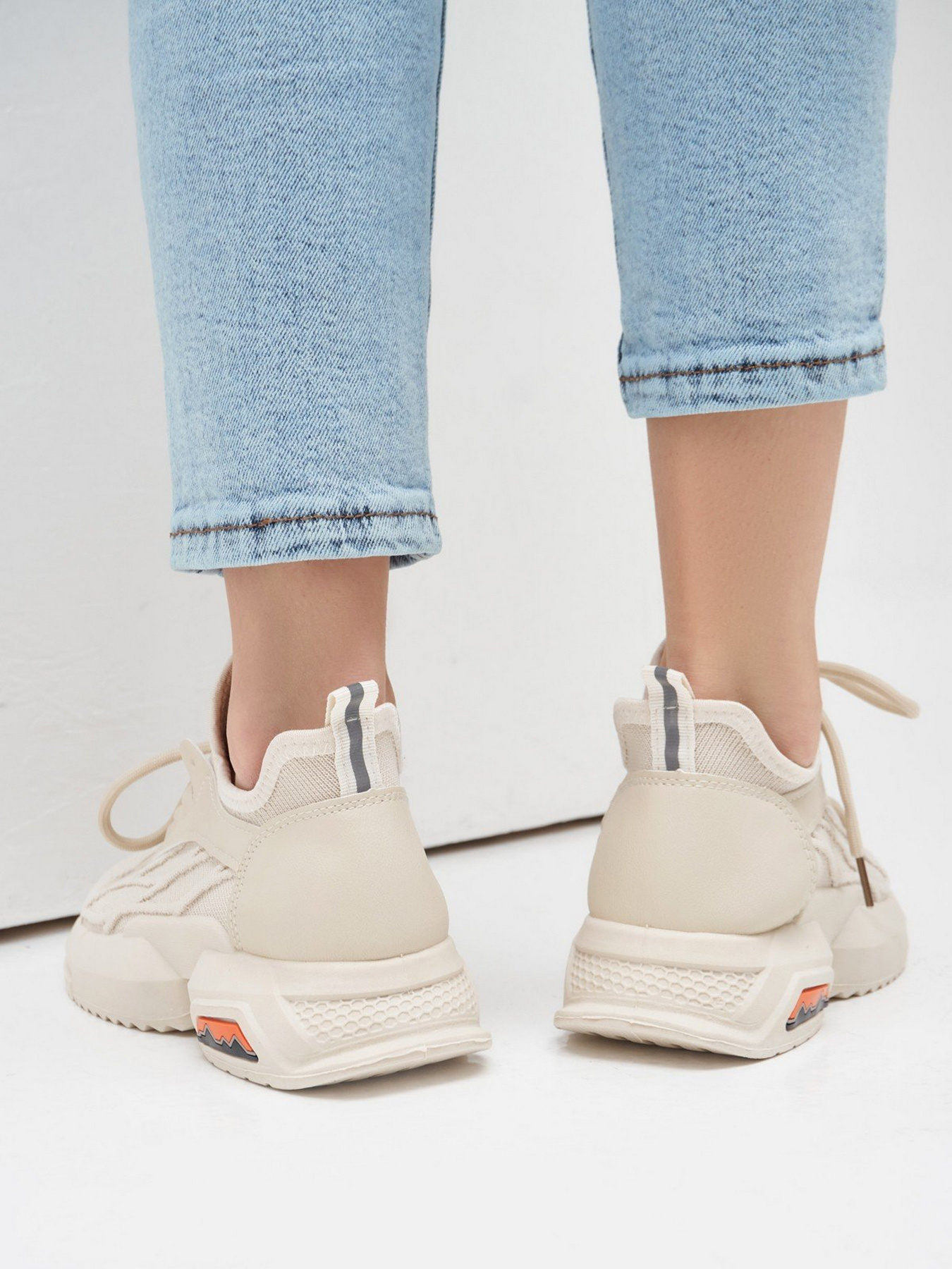 Кросівки для бігу ISSA Plus модель OB2-28_beige Фото