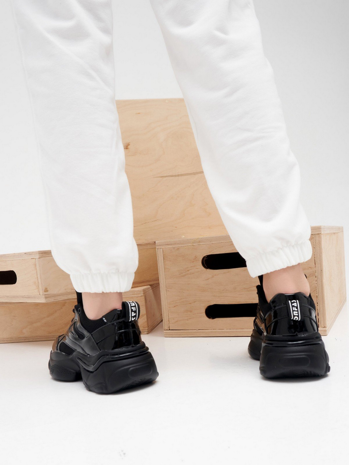 Кросівки ISSA Plus модель OB2-35_black Фото