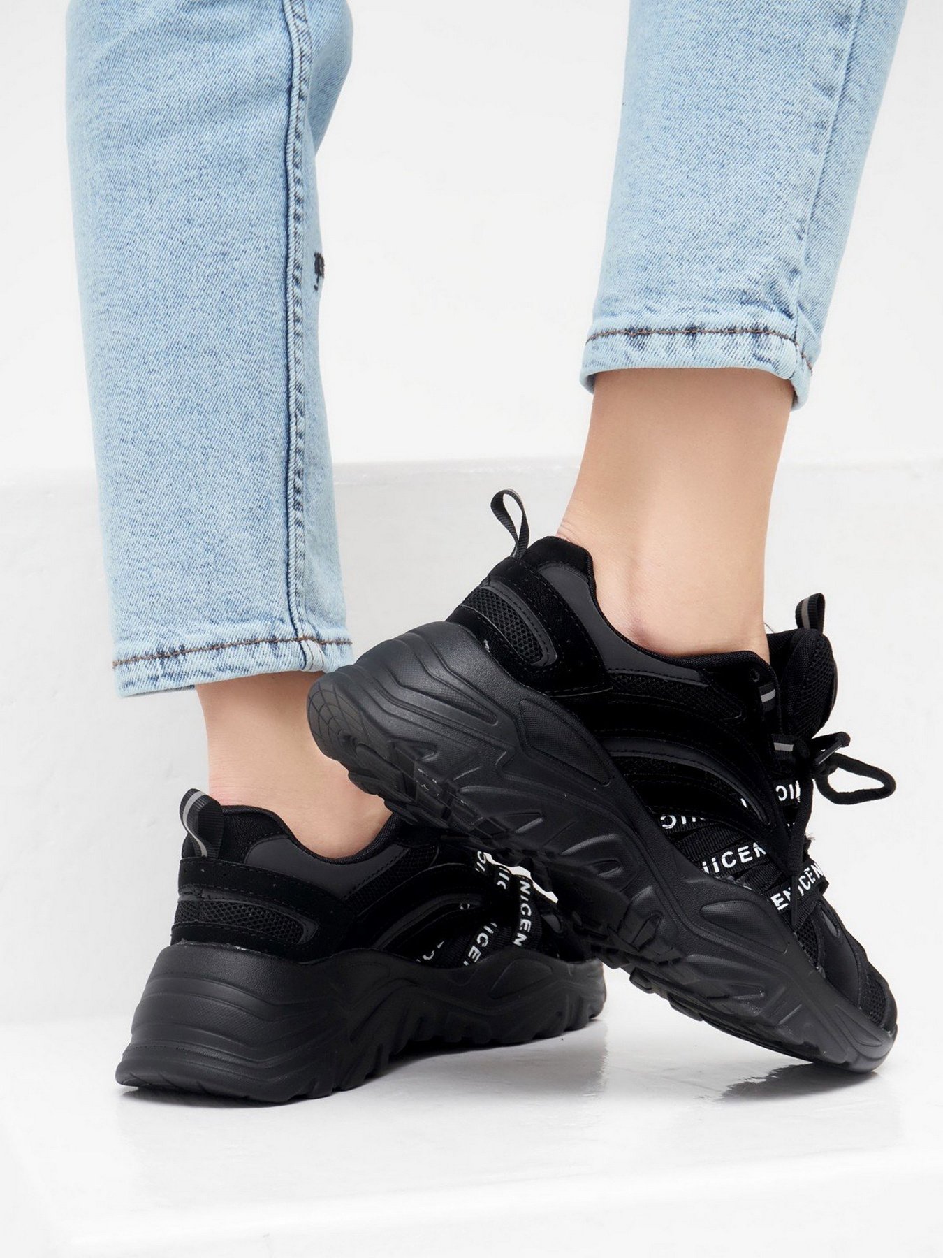 Кросівки для бігу ISSA Plus модель OB2-36_black Фото