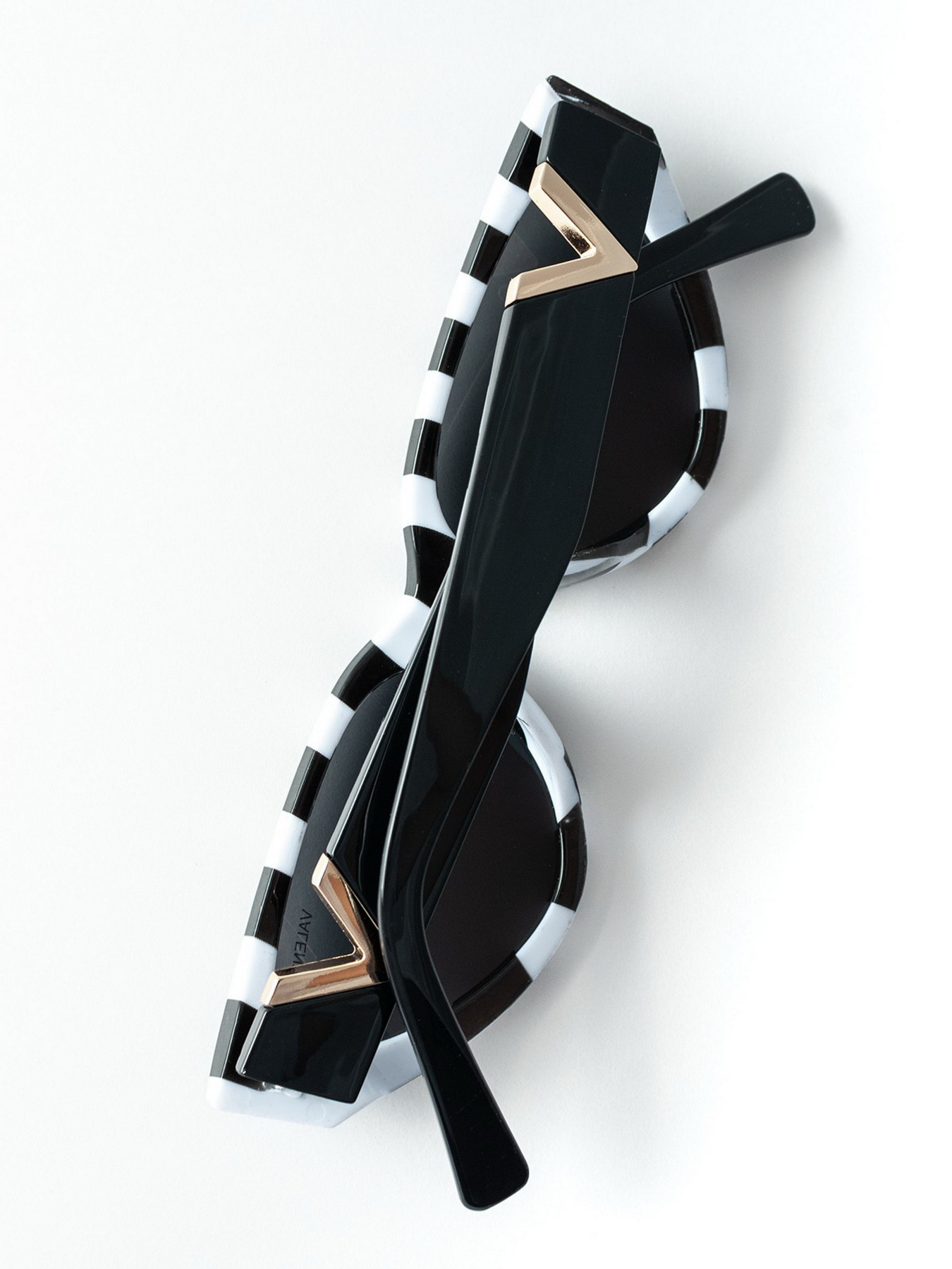 Очки ISSA Plus модель O1-42_blackwhite Фото