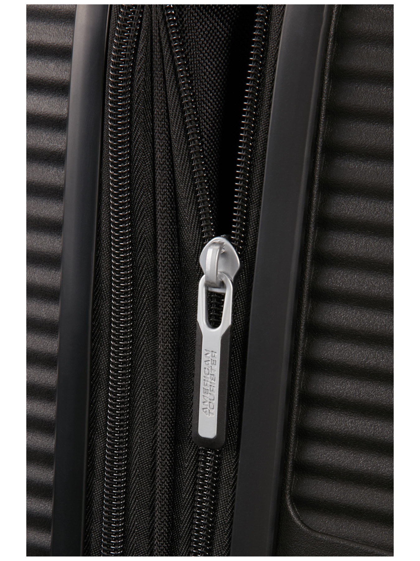 Чемодан American Tourister модель 32G09001 Фото