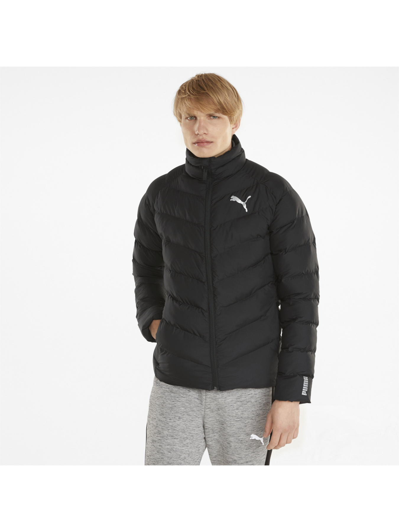 Демісезонна куртка PUMA Warmcell Lightweight Jacket модель 587699 Фото