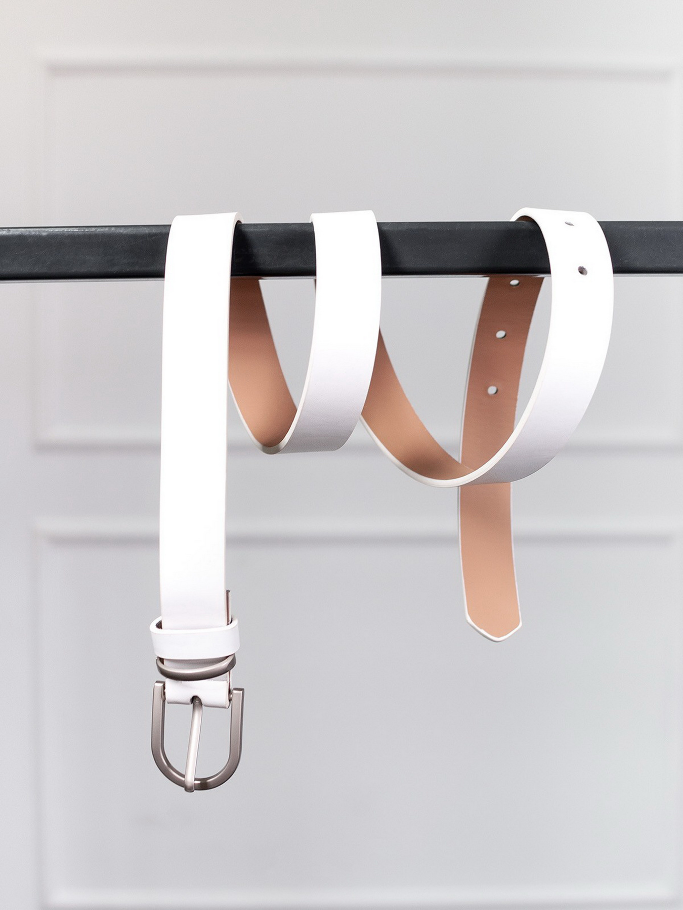 Ремни ISSA Plus модель R1-109_white Ремни ISSA Plus модель R1-109_white Фото