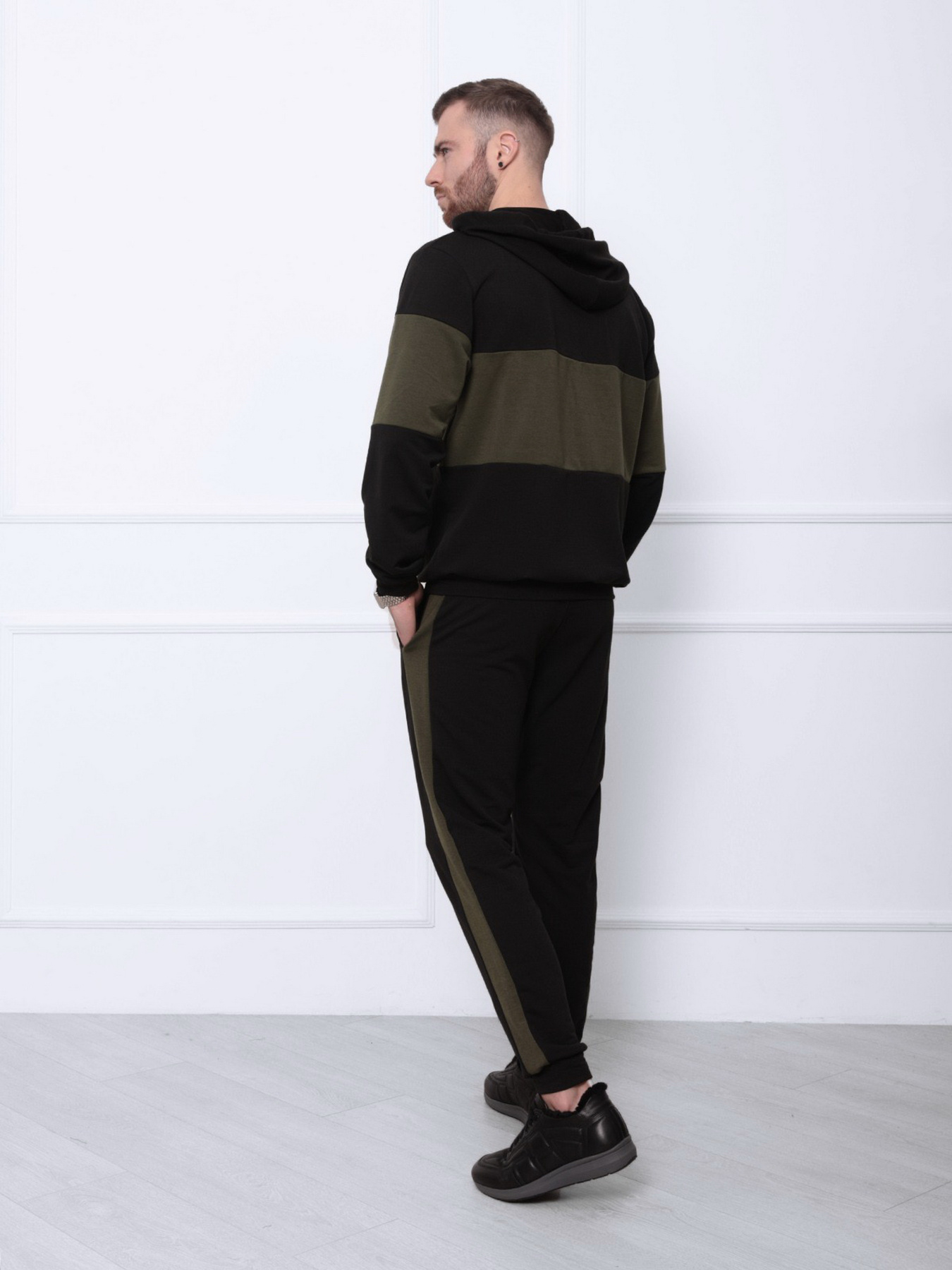 Спортивний костюм ISSA Plus модель GN-421_blackkhaki Фото