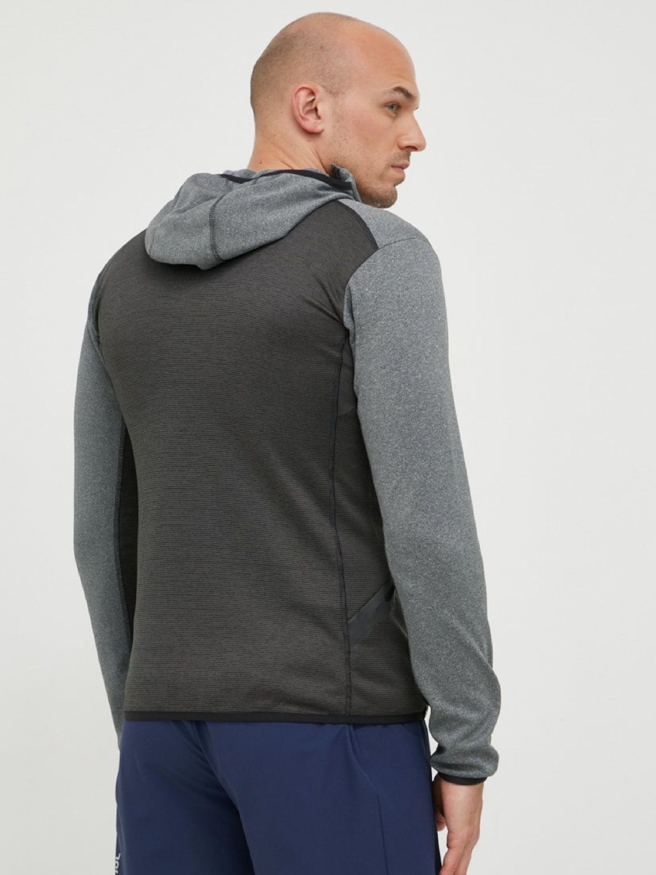 Кофта спортивная Salewa модель 7d97f1e6-141c-11ed-810e-001dd8b72568 Фото