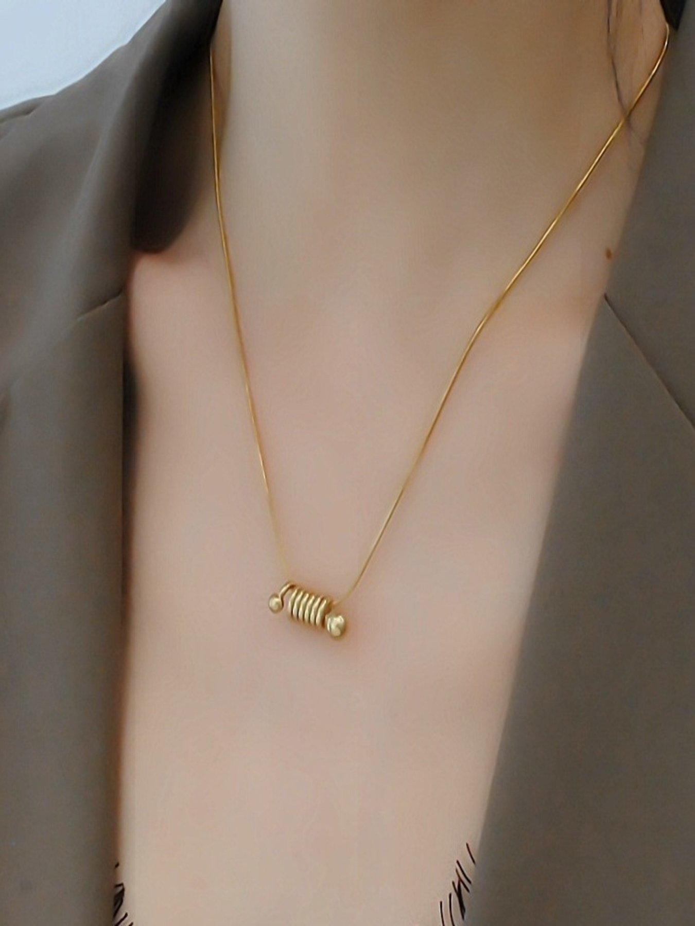 Цепочки ISSA Plus модель AK-53_gold. Фото