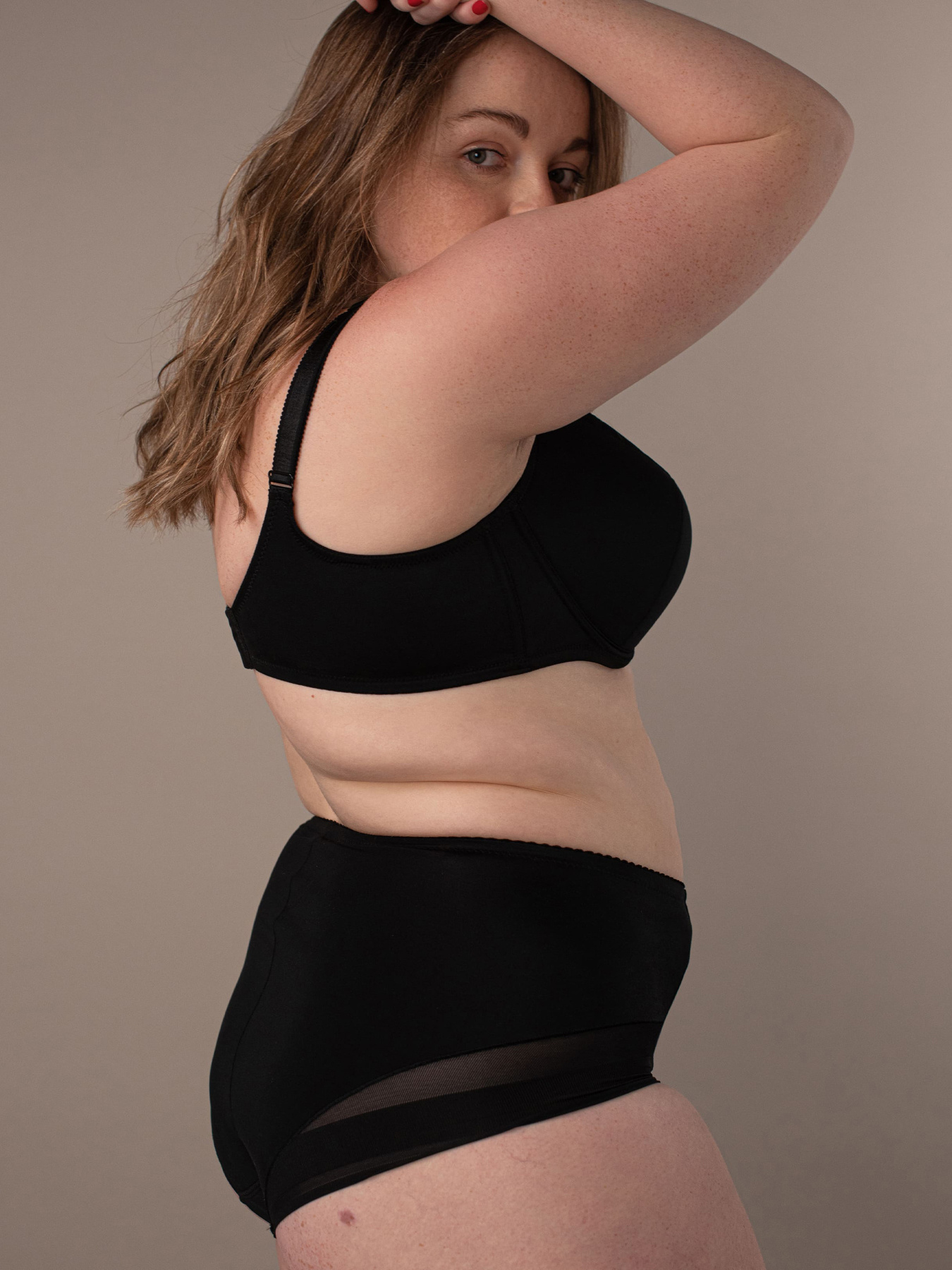 Бюстгальтер Brabrabra модель 1120052_black Фото