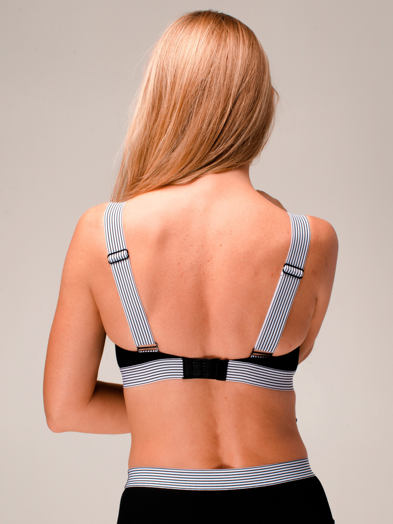 Бюстгальтер Brabrabra модель SLZ23001030_black Бюстгальтер Brabrabra модель SLZ23001030_black Фото