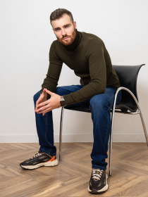 Свитер ISSA Plus модель GN4-58_khaki Фото