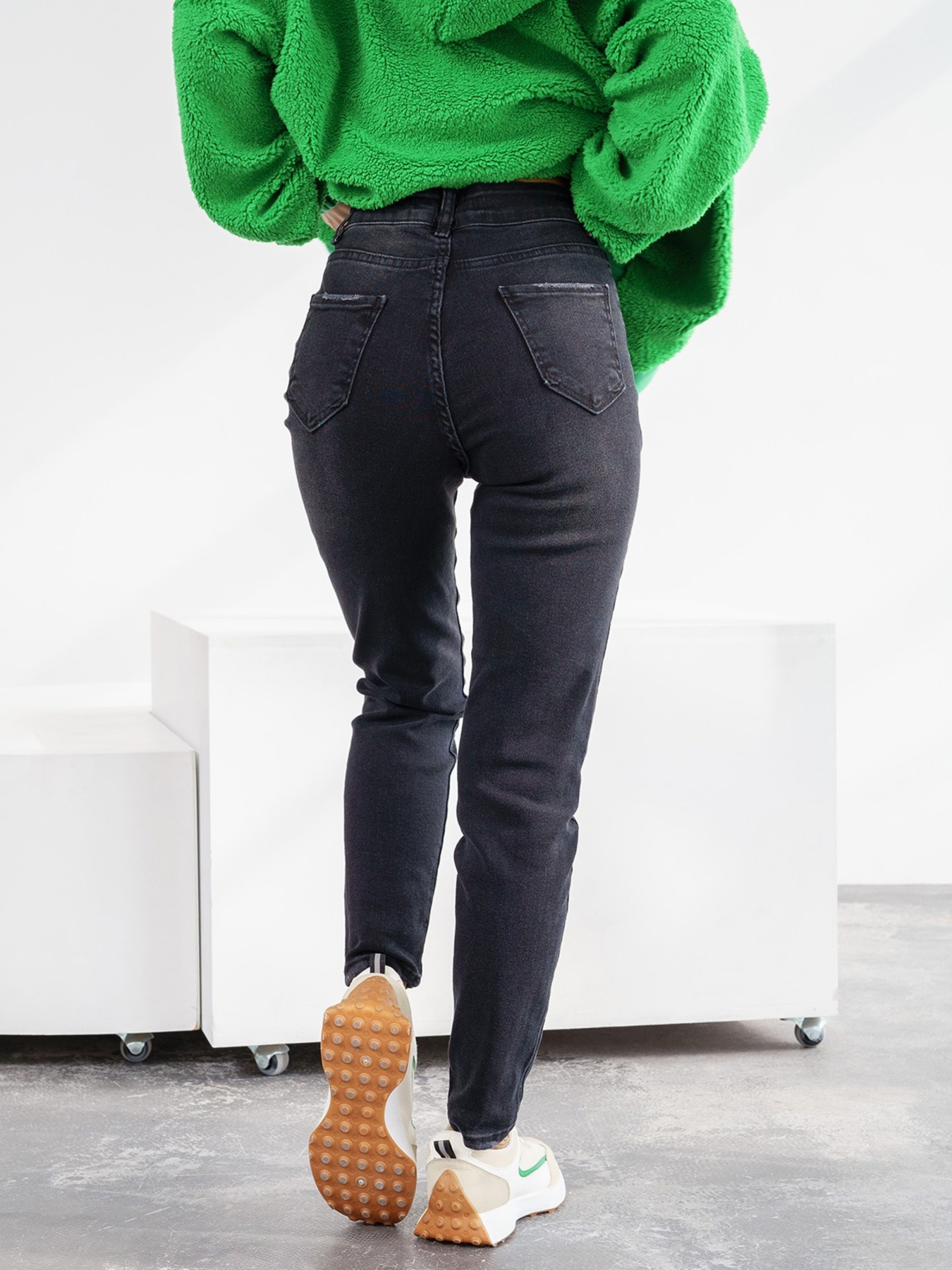 Завужені джинси ISSA Plus модель WN20-315_black Фото