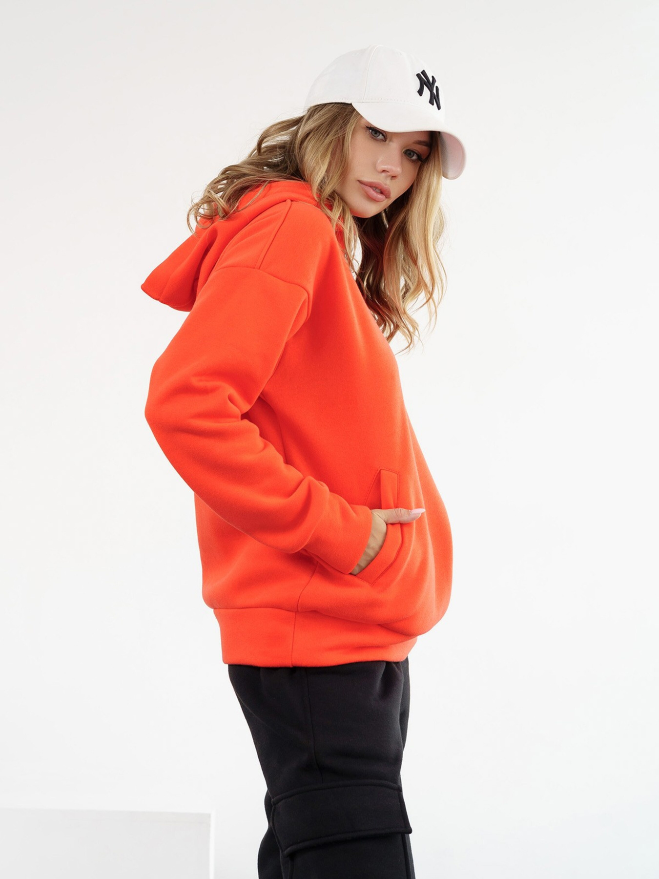 Худі ISSA Plus модель 13563_orange Худі ISSA Plus модель 13563_orange Фото