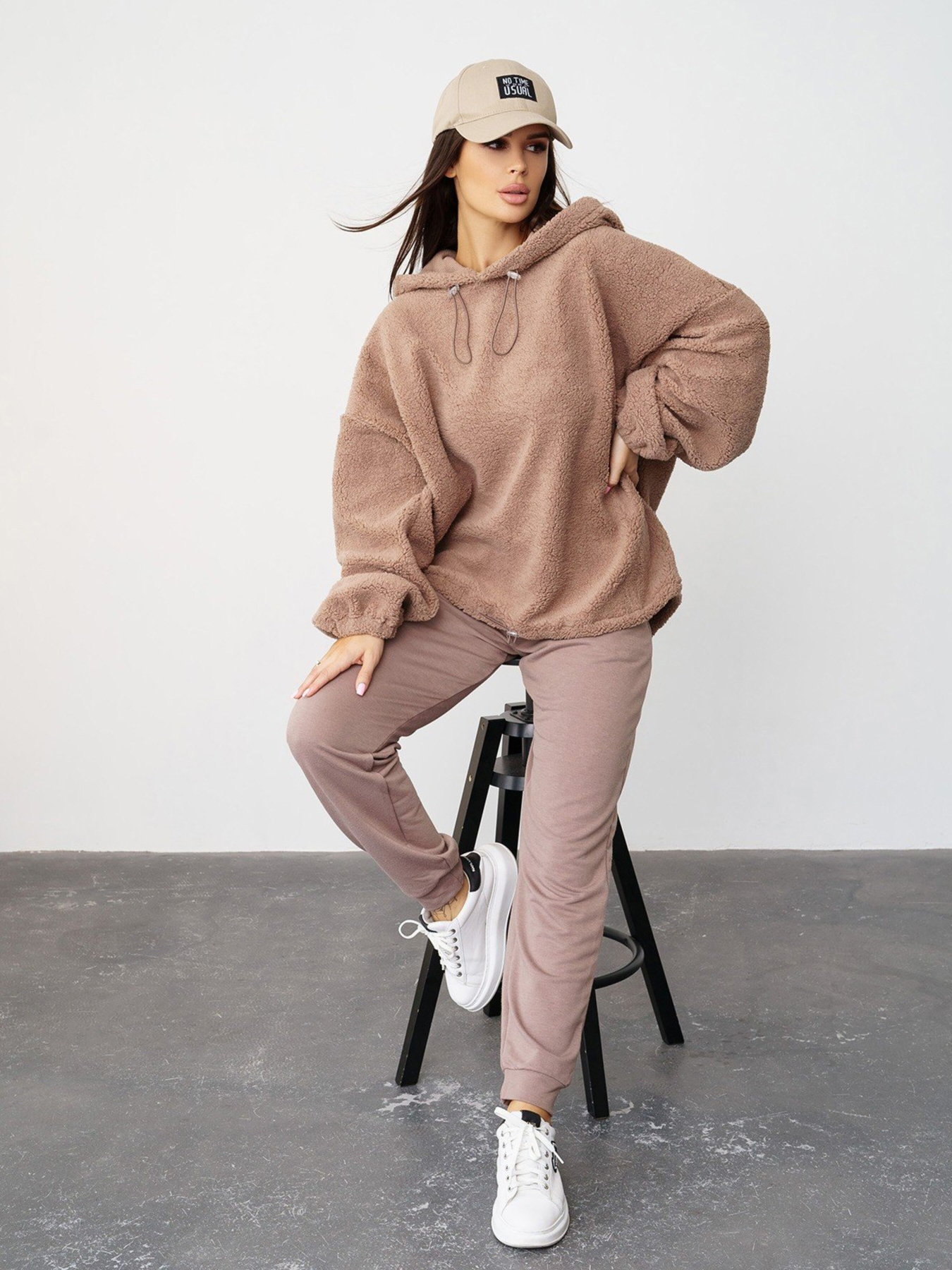 Худи ISSA Plus модель 13580_pink Фото