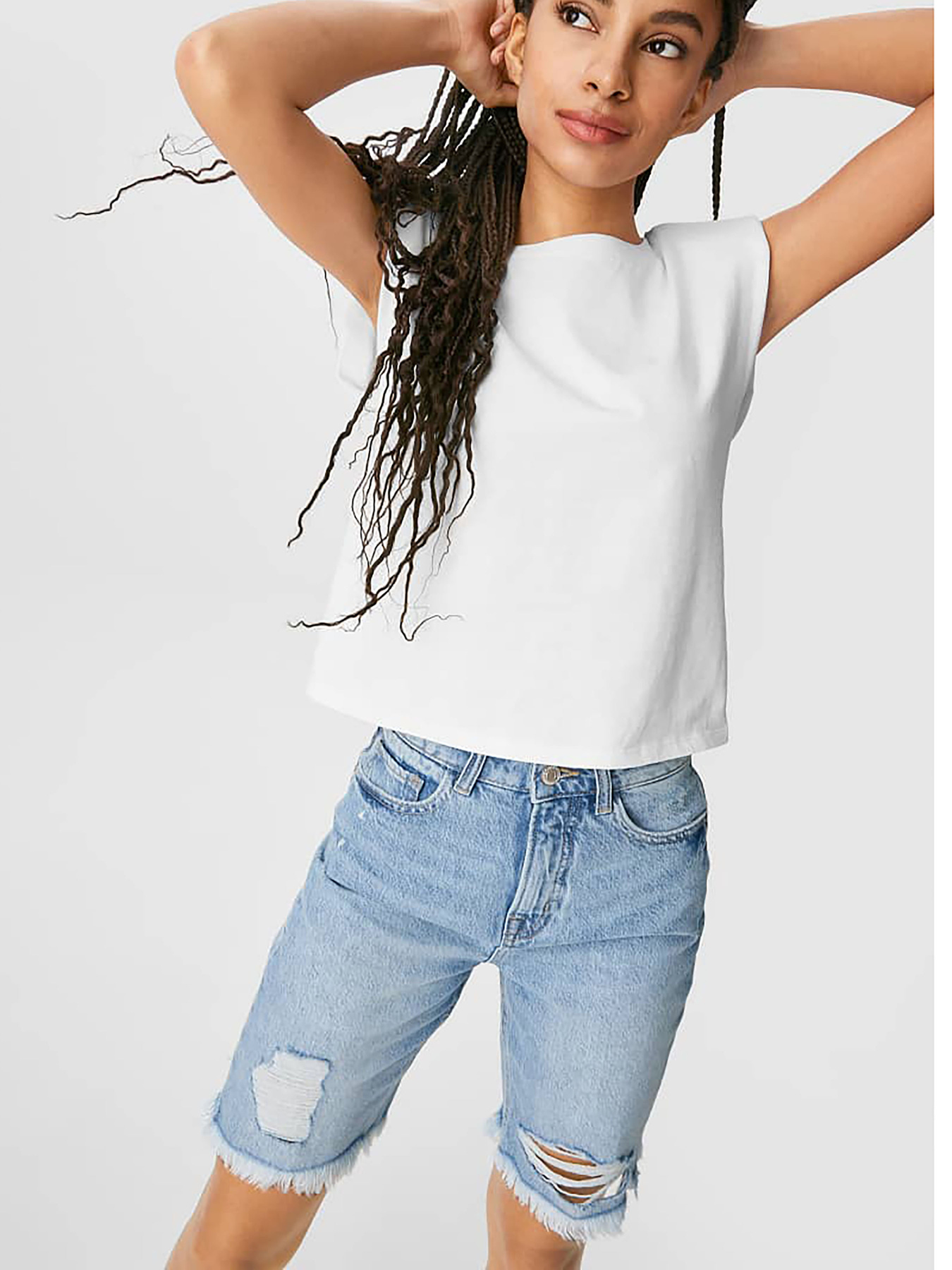 Джинсовые шорты C&A модель 66743 Джинсовые шорты C&A модель 66743 Фото