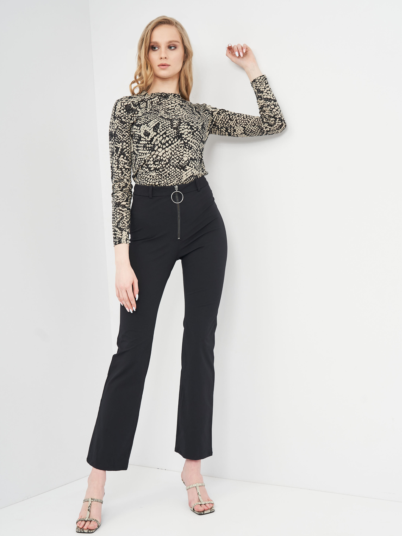 Лонгслив Weekday модель 52329 Лонгслив Weekday модель 52329 Фото