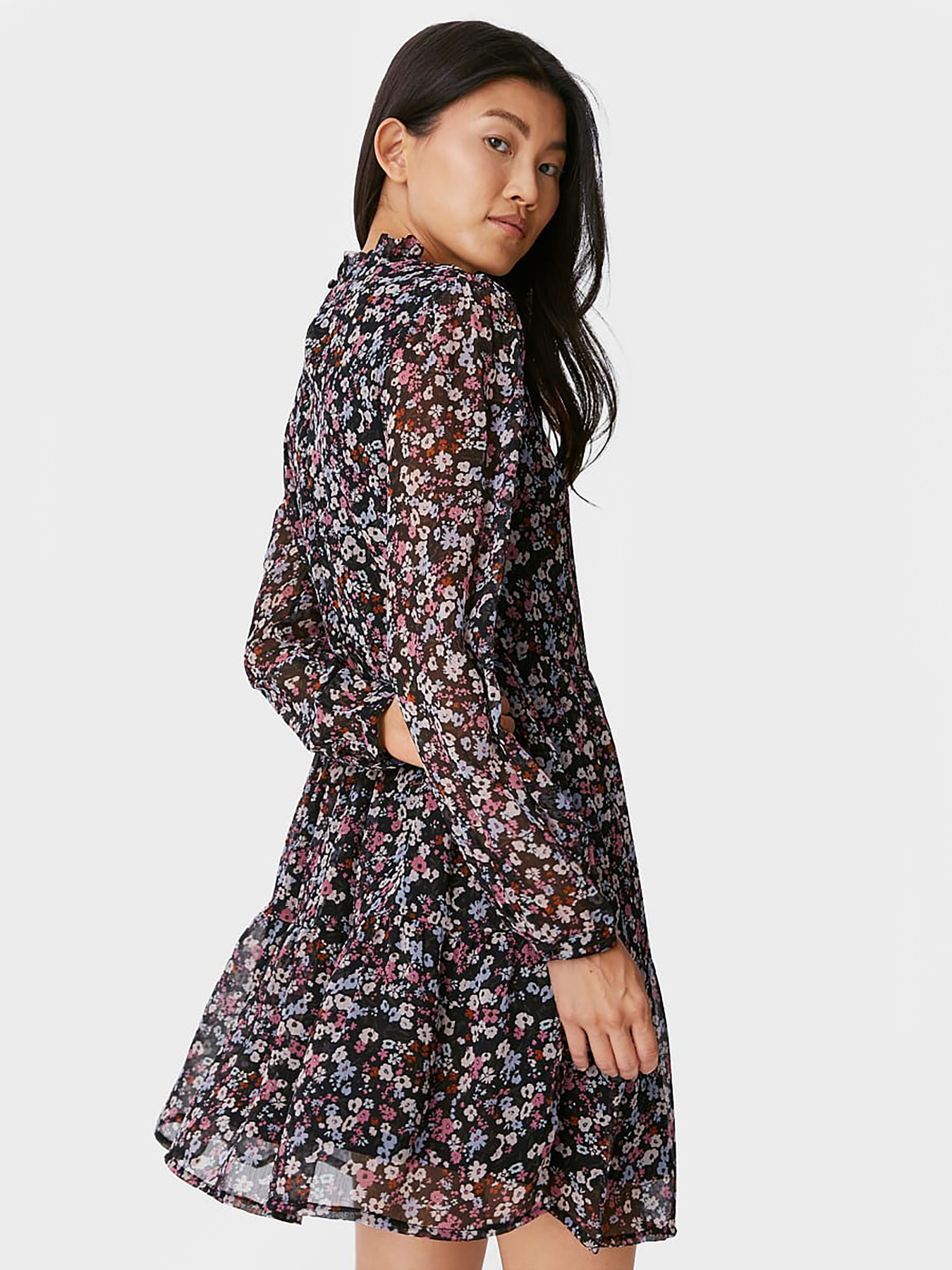 Платье мини C&A модель 66731 Фото