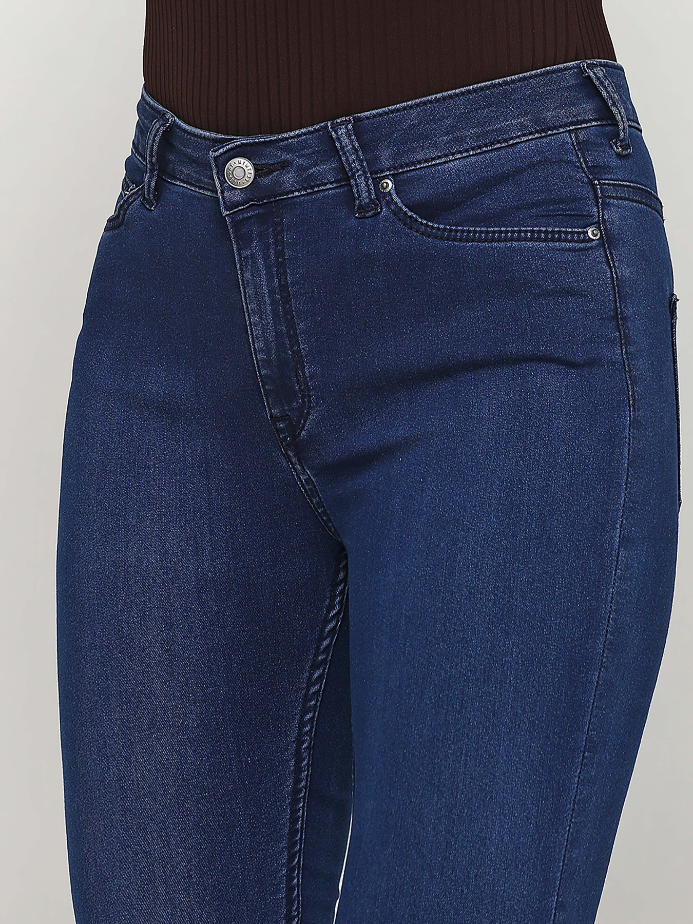 Зауженные джинсы Weekday модель 41568 Фото