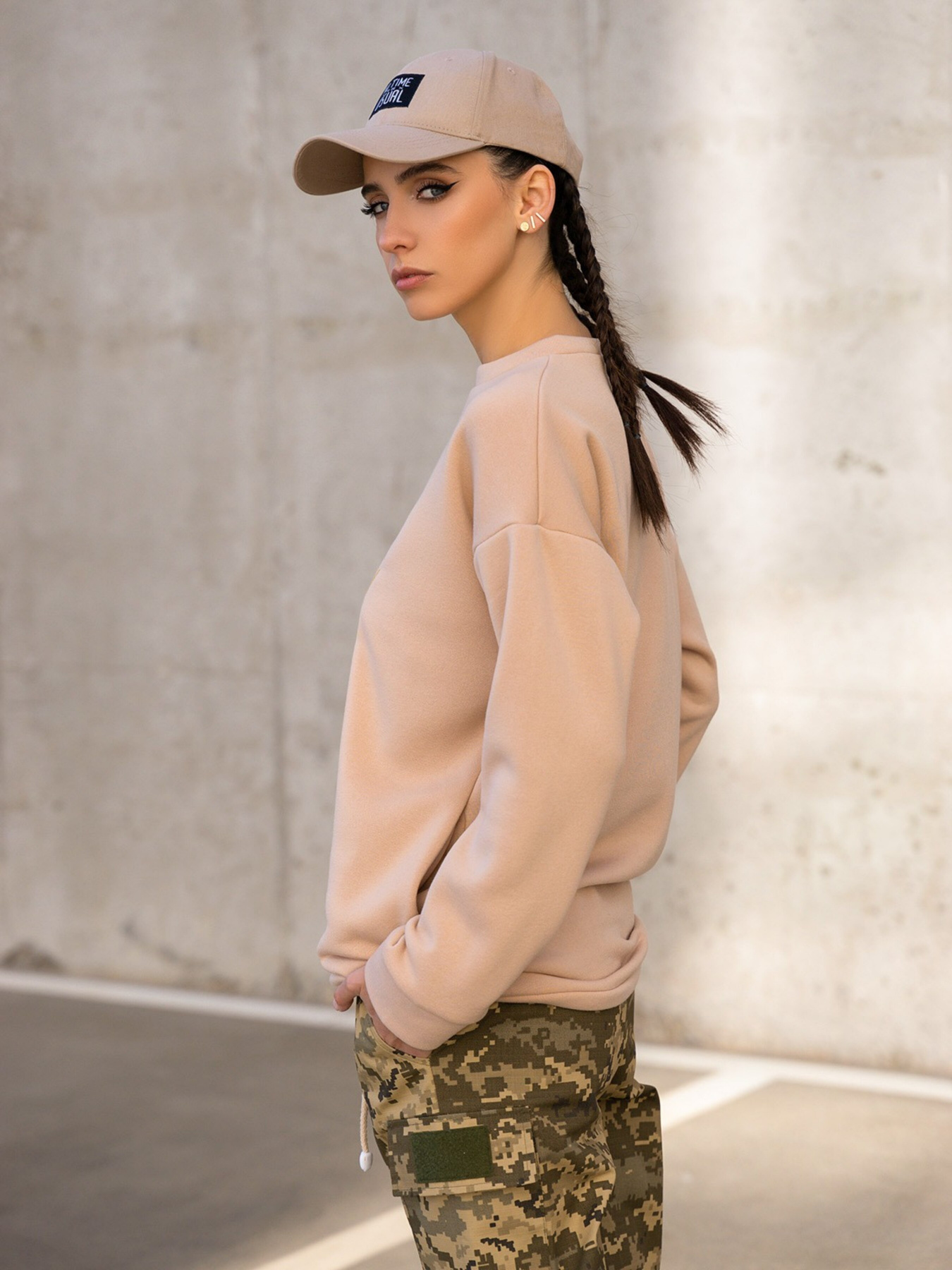 Свитшот ISSA Plus модель 13600_beige Фото