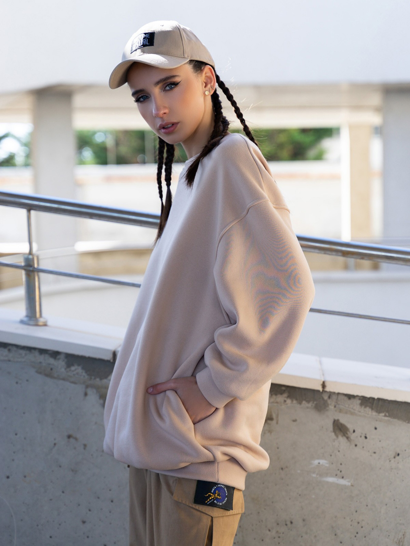 Свитшот ISSA Plus модель 13603_beige Фото