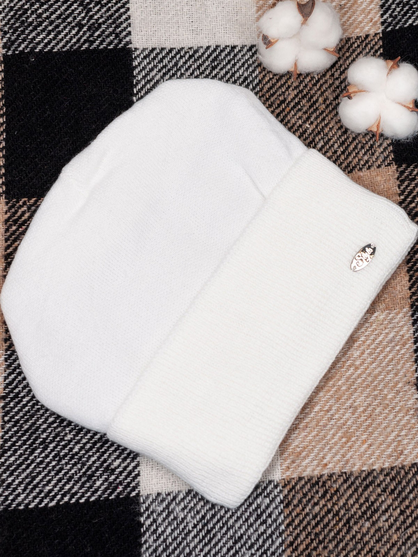 Шапка ISSA Plus модель SH-19_white Фото