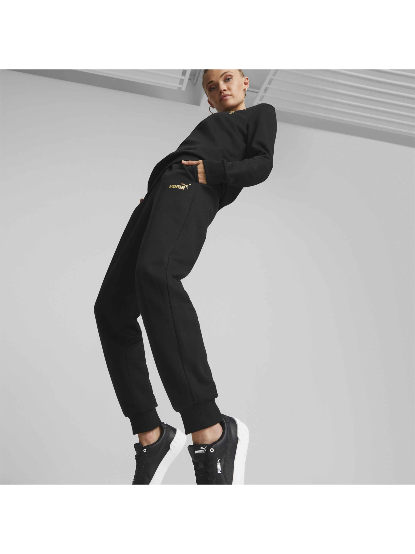 Штаны спортивные PUMA Ess+ Metallic Pants модель 849959 Фото